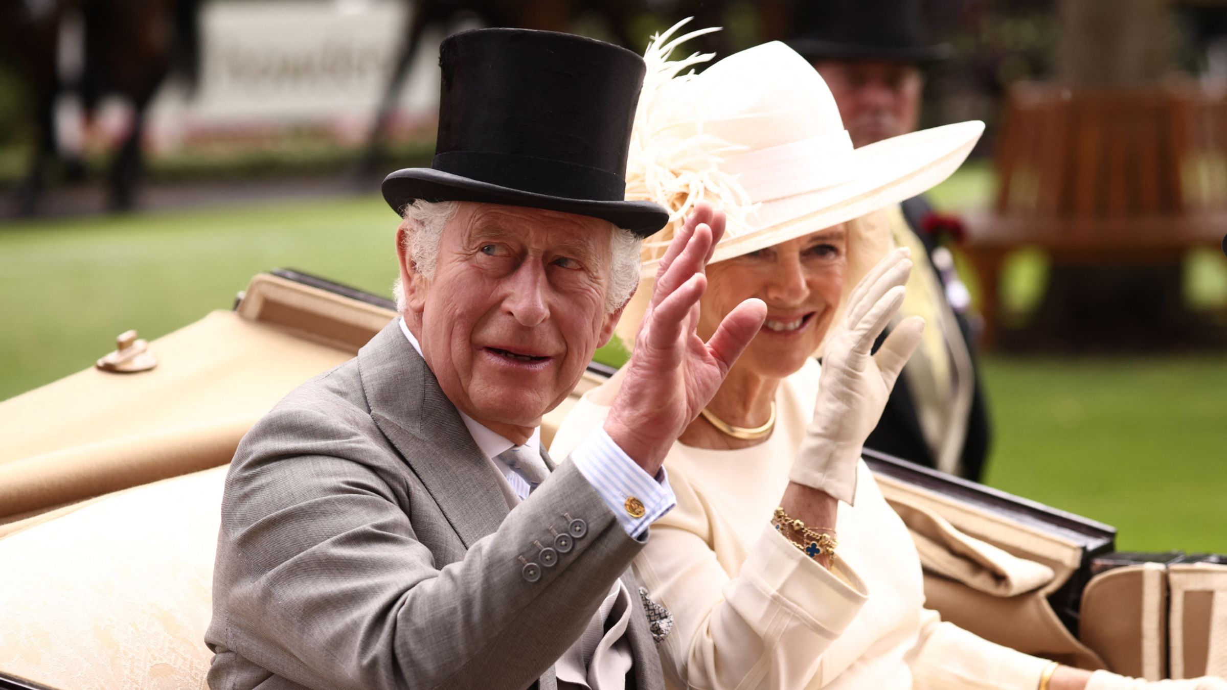 Het Eerste Jaar Van Koning Charles In Foto S Blauw Bloed