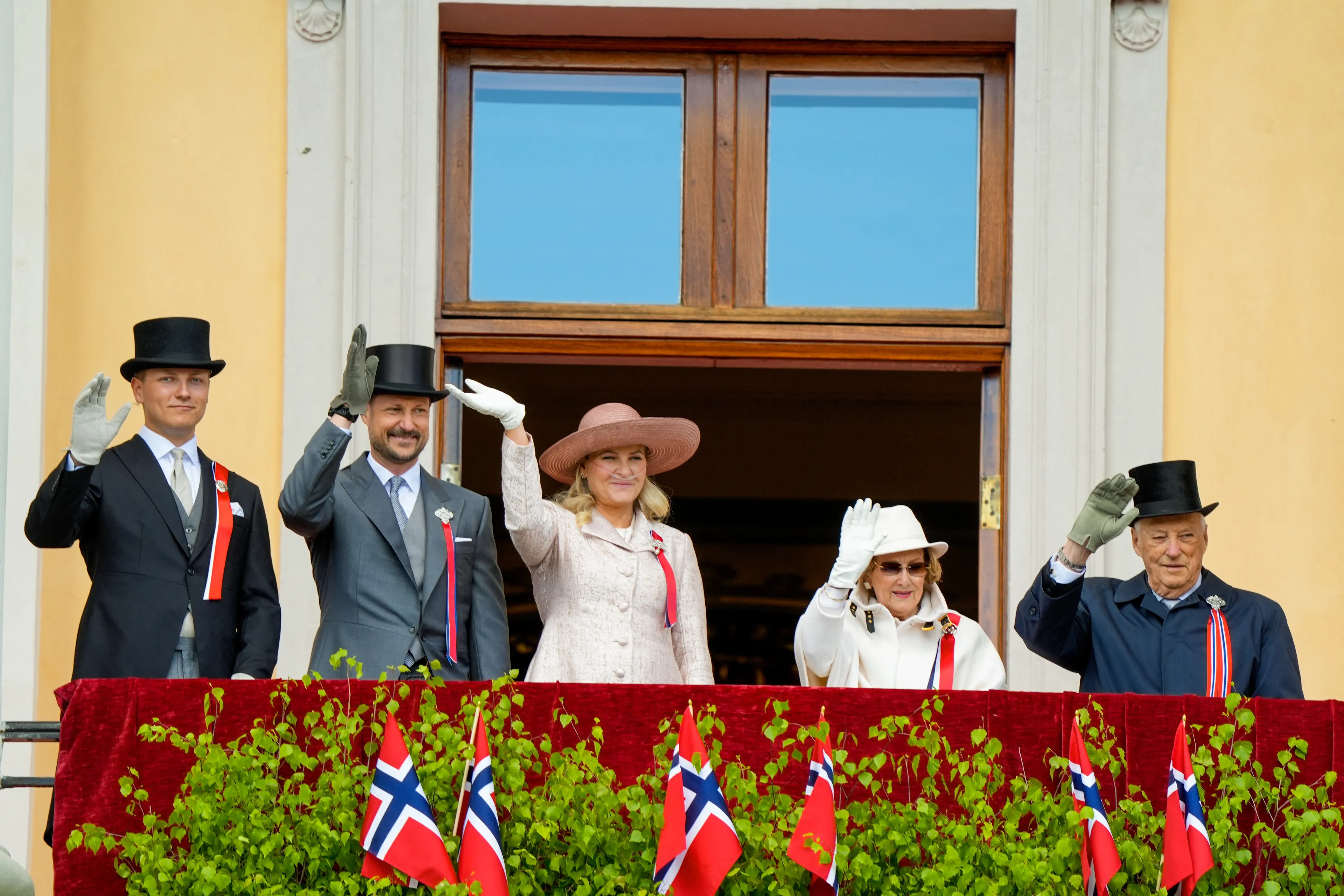 De Noorse koninklijke familie tijdens een nationale feestdag deze maand (2026).