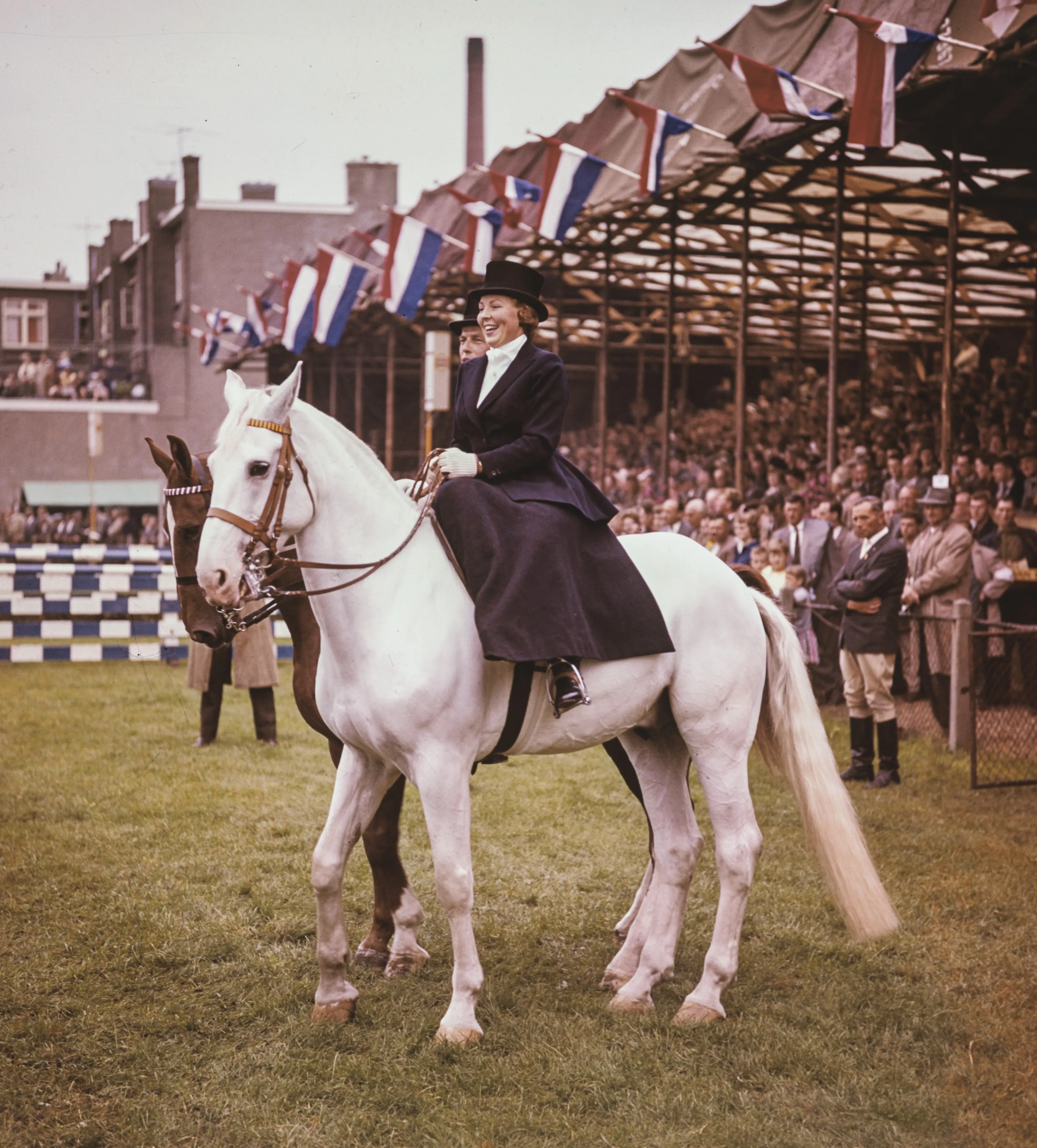 Prinses Beatrix rijdt tot op hoge leeftijd nog paard.