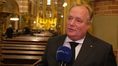 Prins Carlos gaat als enige lid van de koninklijke familie naar de uitvaart van de paus: "Ik ben heel dankbaar"