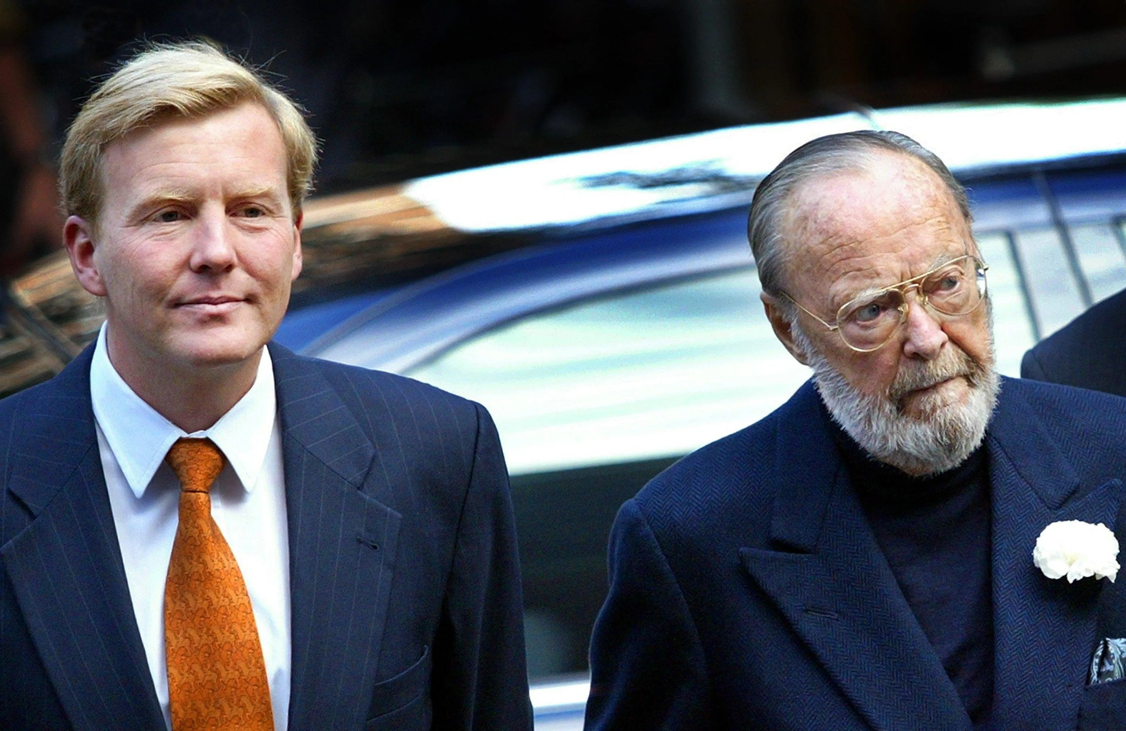 Prins Willem-Alexander en prins Bernhard bij de viering van 175 jaar Koninklijke Militairen Academie (KMA) in Breda (2003).