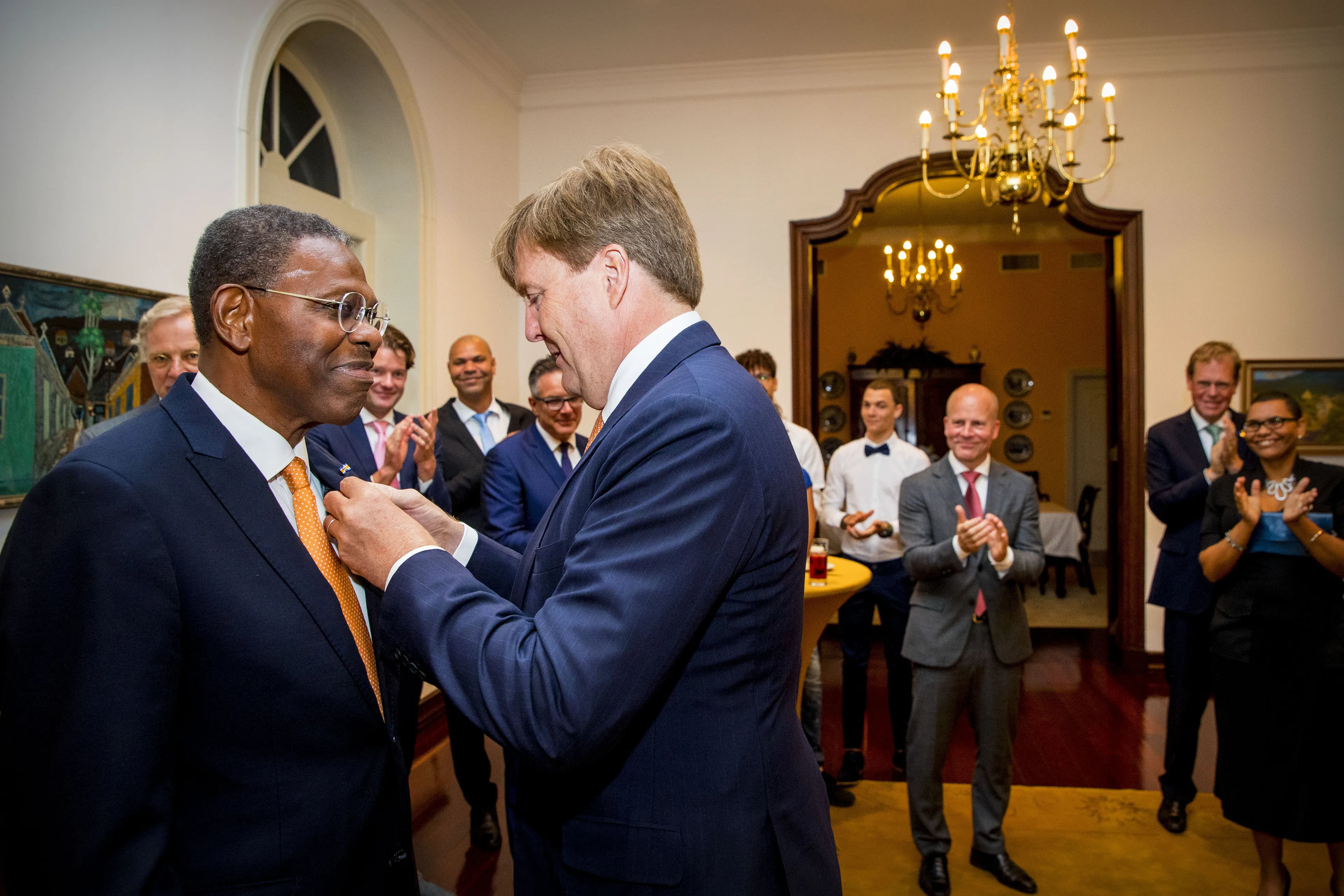 De Orde van Oranje-Nassau: het verhaal achter het lintje