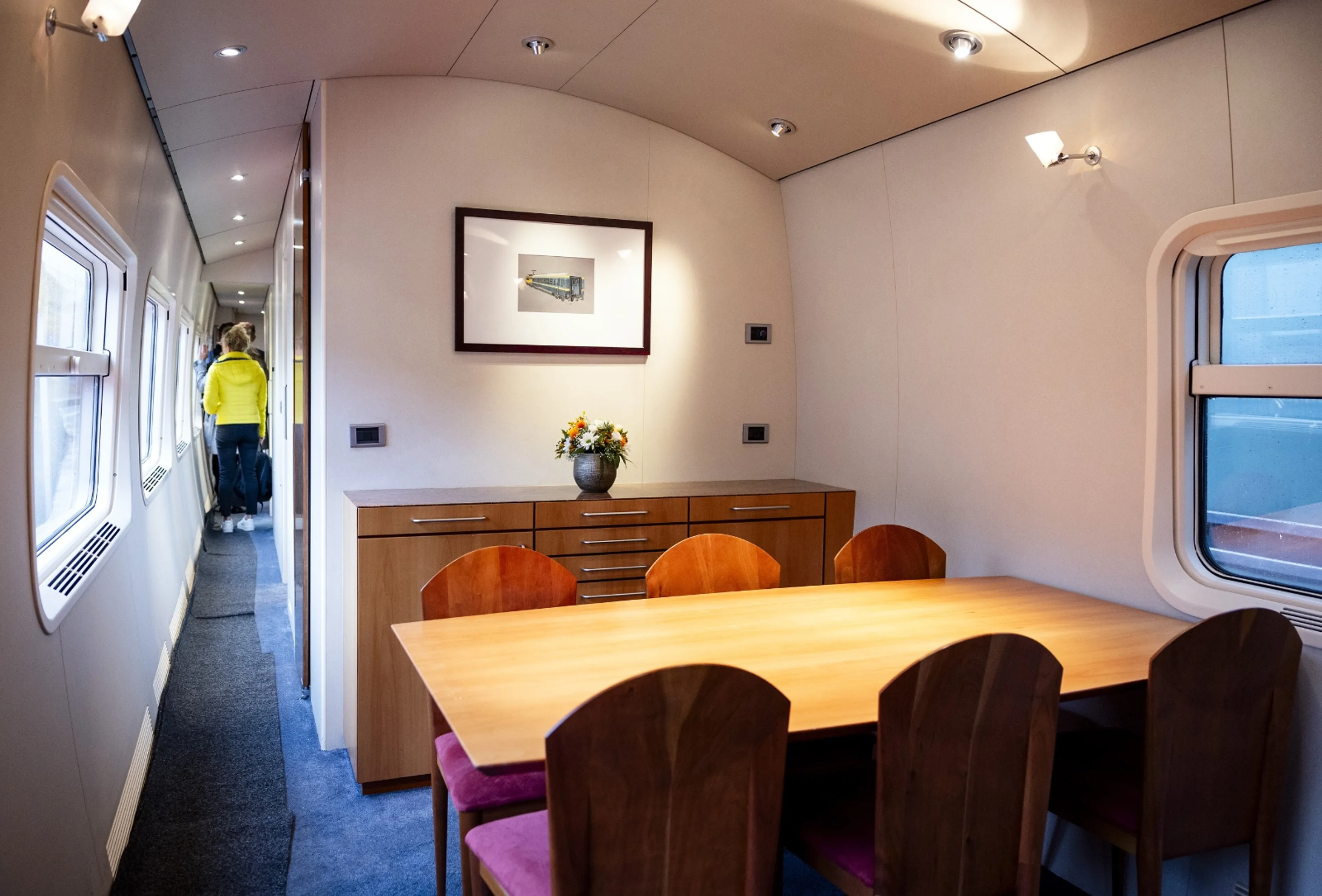 De werk/eettafel.