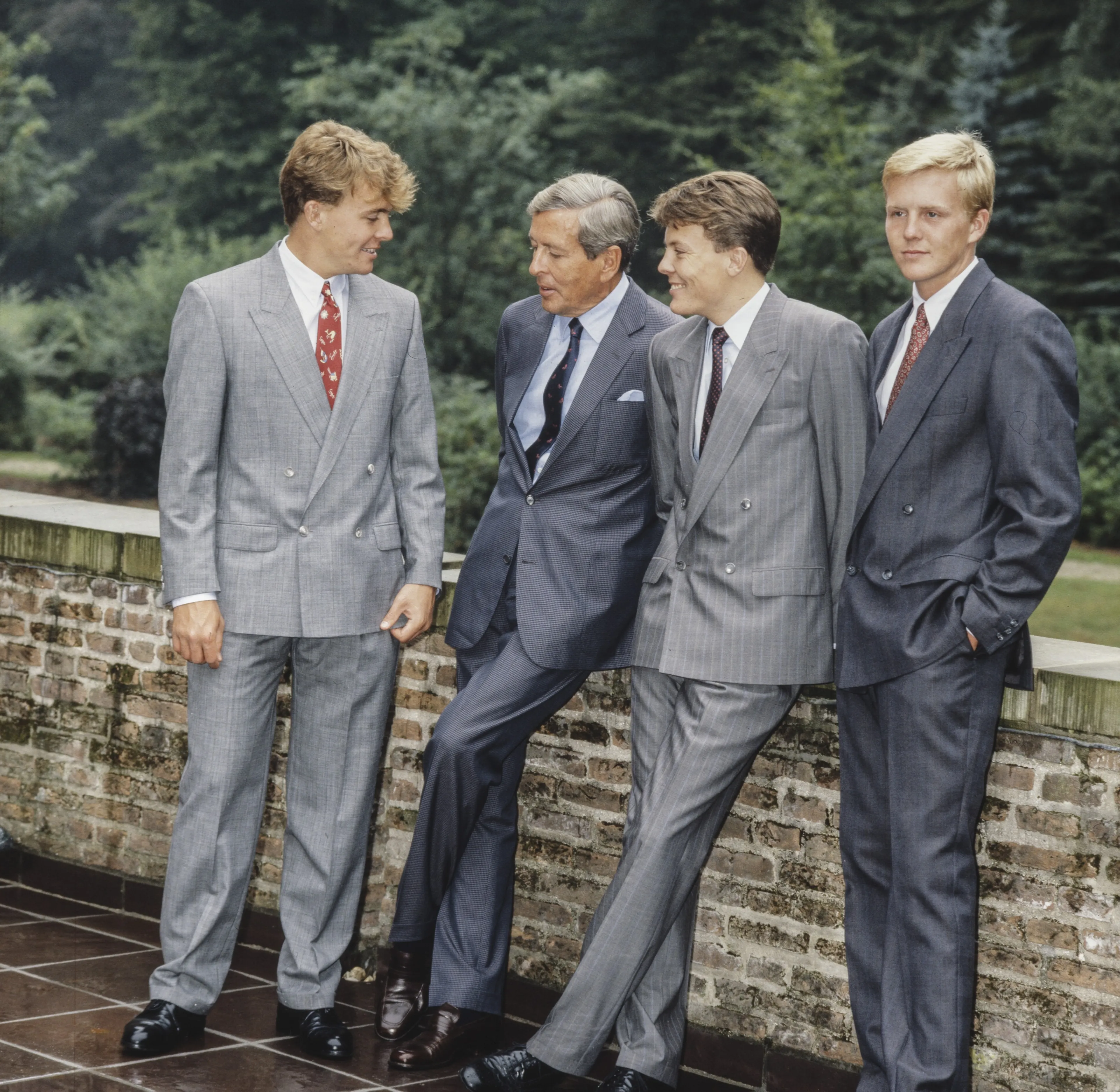 Prins Claus met zijn zoons.