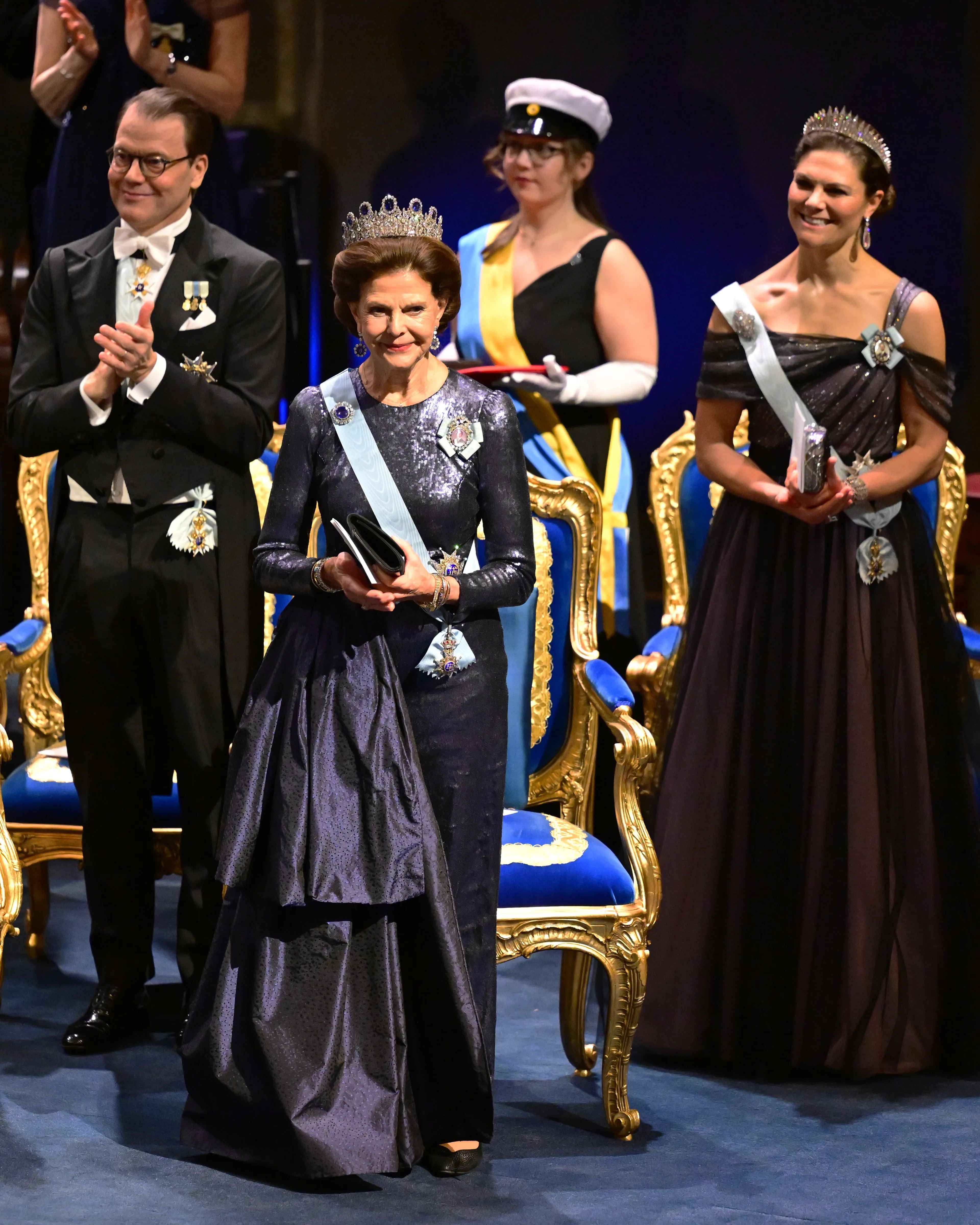 De glinsterende japon.