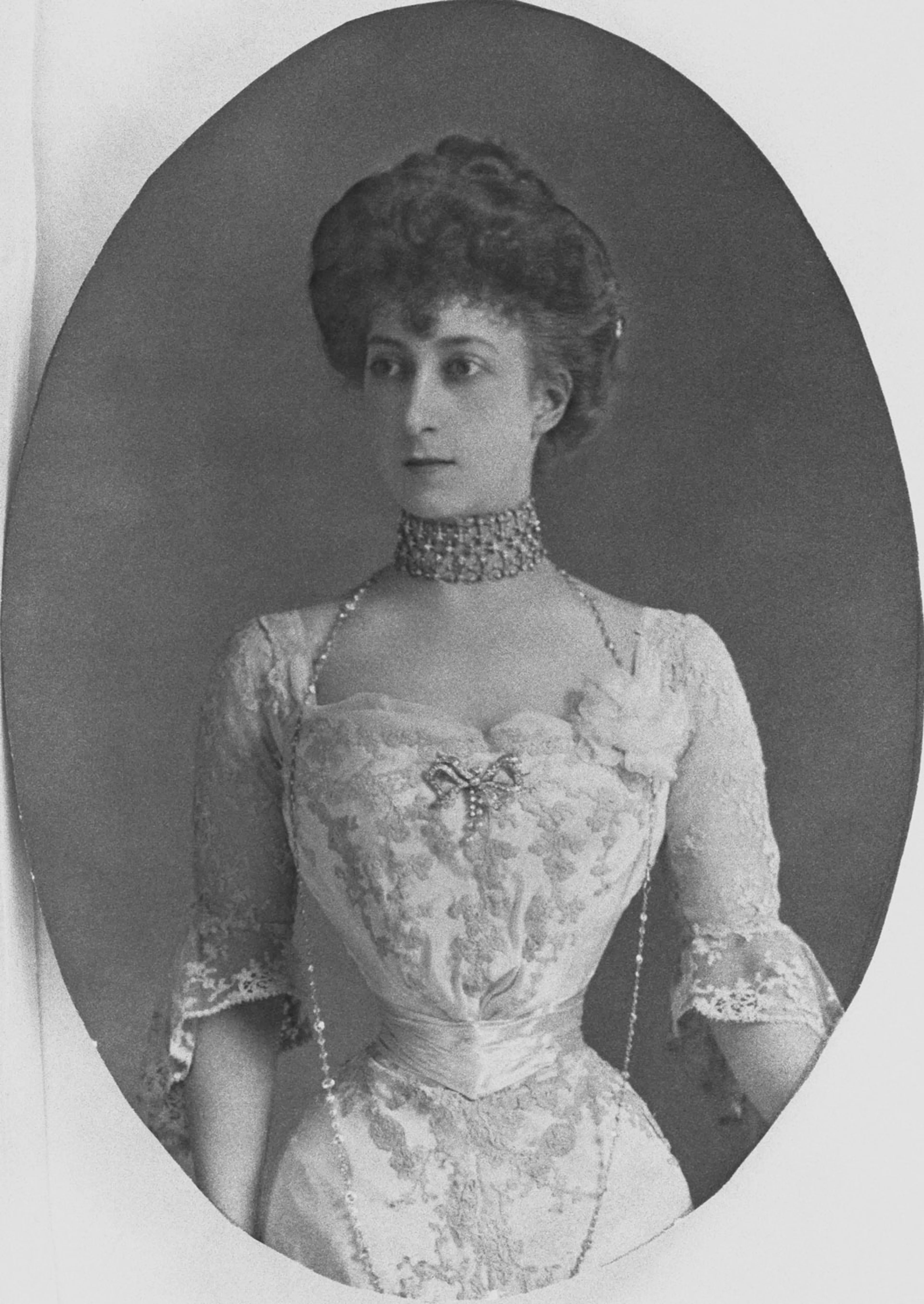Koningin Maud rond 1906.