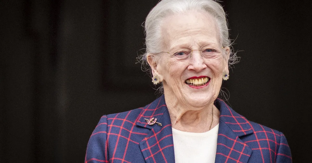Koningin Margrethe ligt met pijn op de borst in ziekenhuis - Blauw Bloed