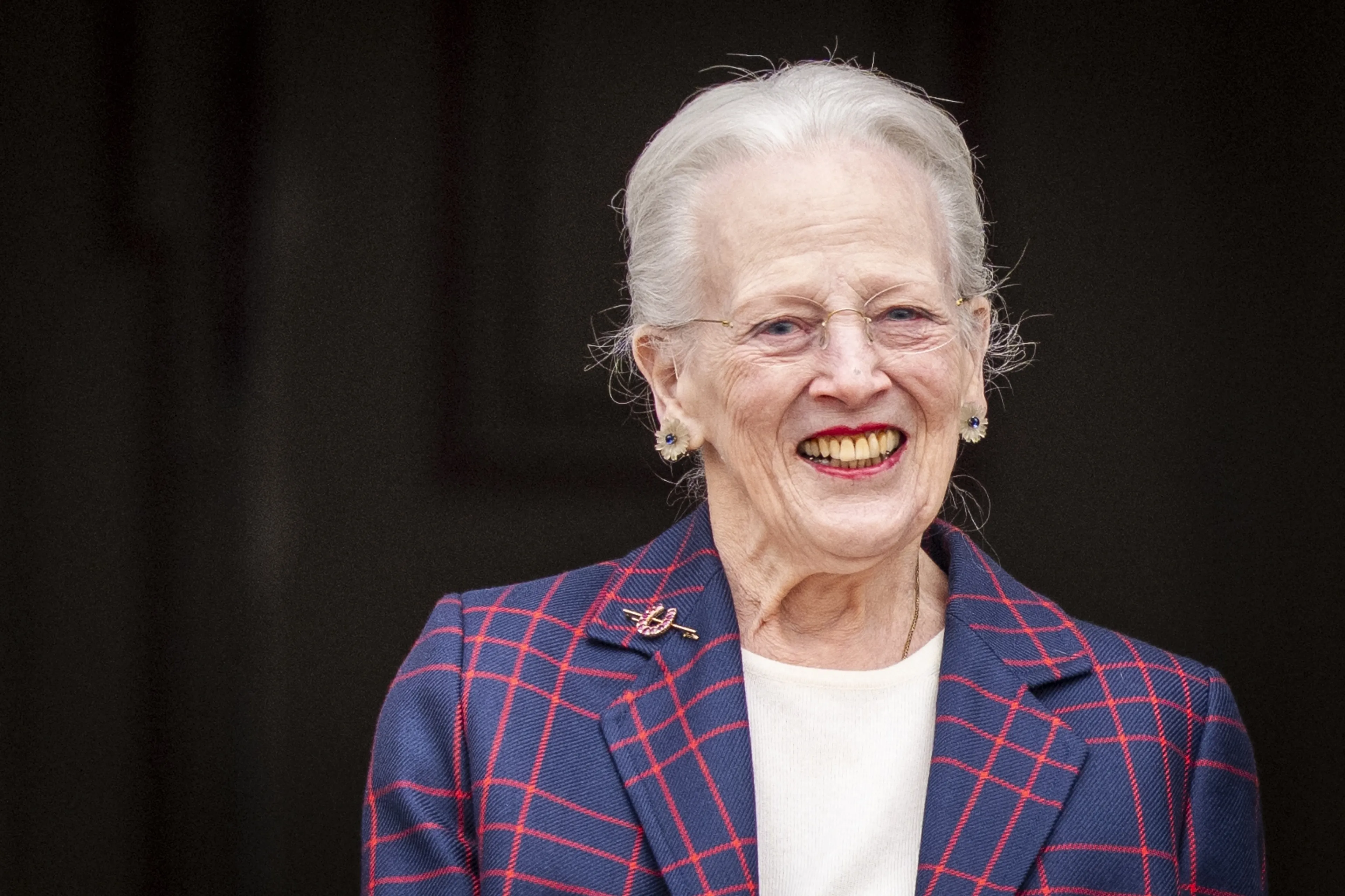Slecht nieuws uit Denemarken: koningin Margrethe ligt met pijn op de borst in ziekenhuis