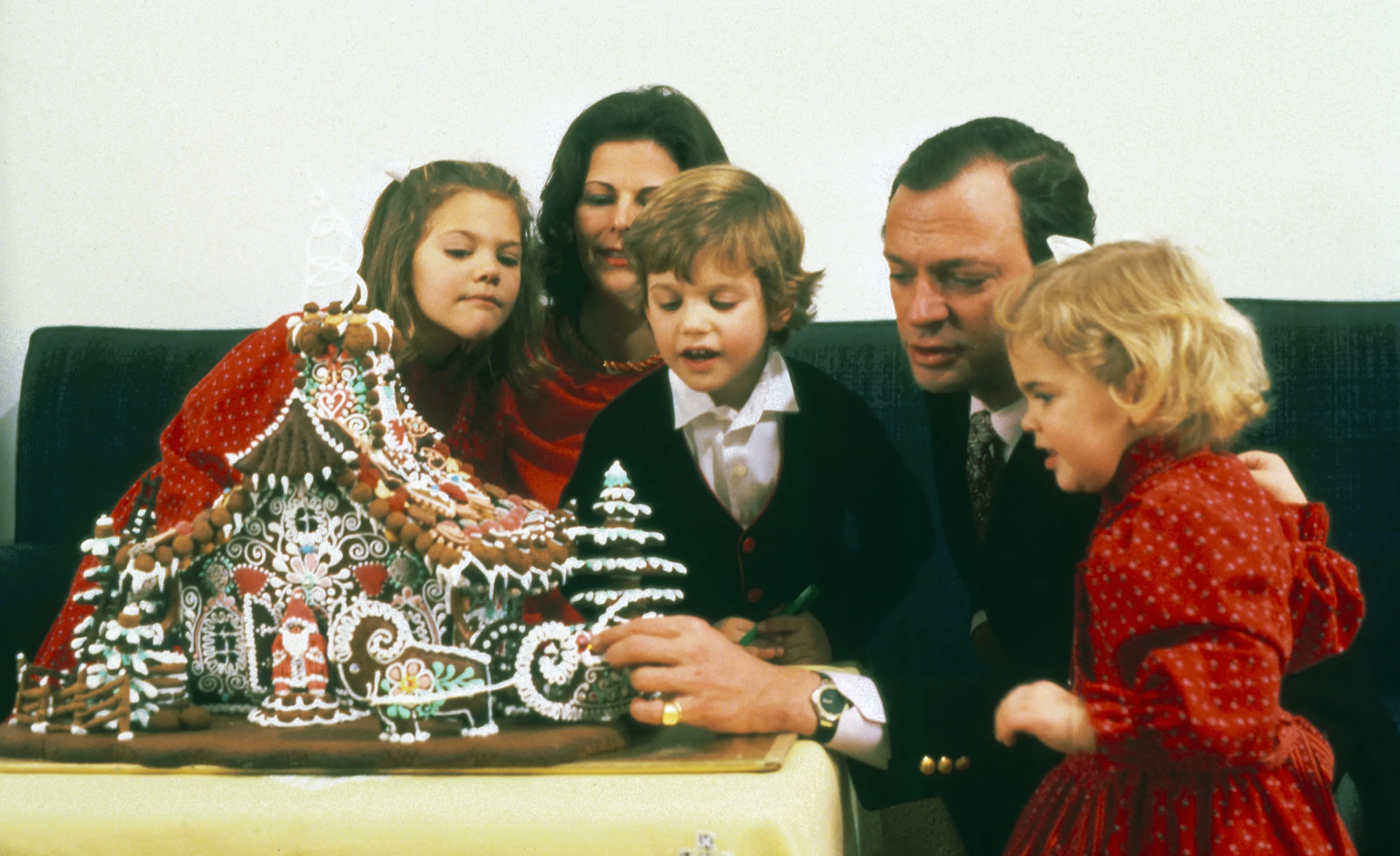 Het jonge gezin viert kerst (1984).