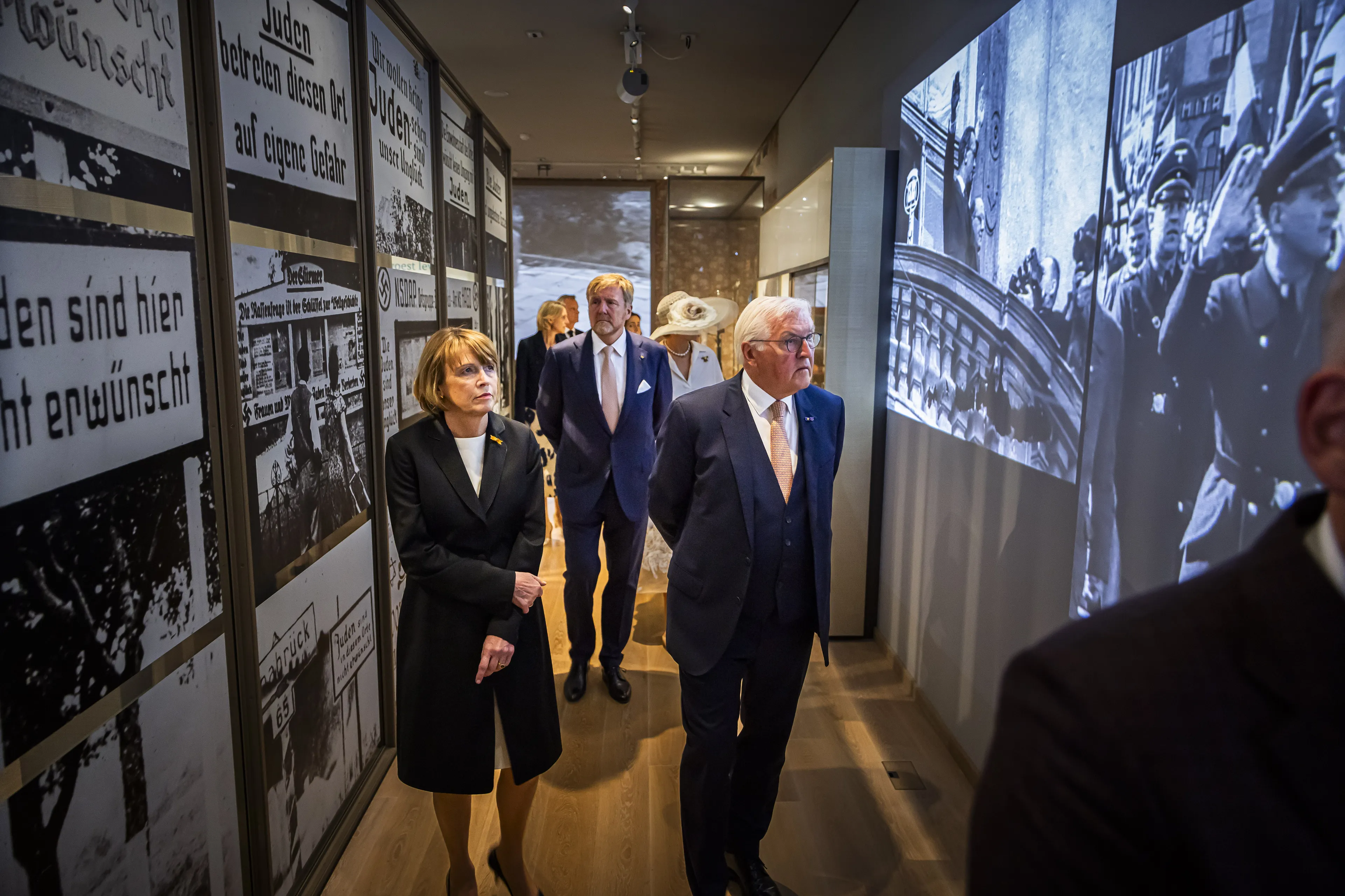 Een rondleiding door het Nationaal Holocaustmuseum.