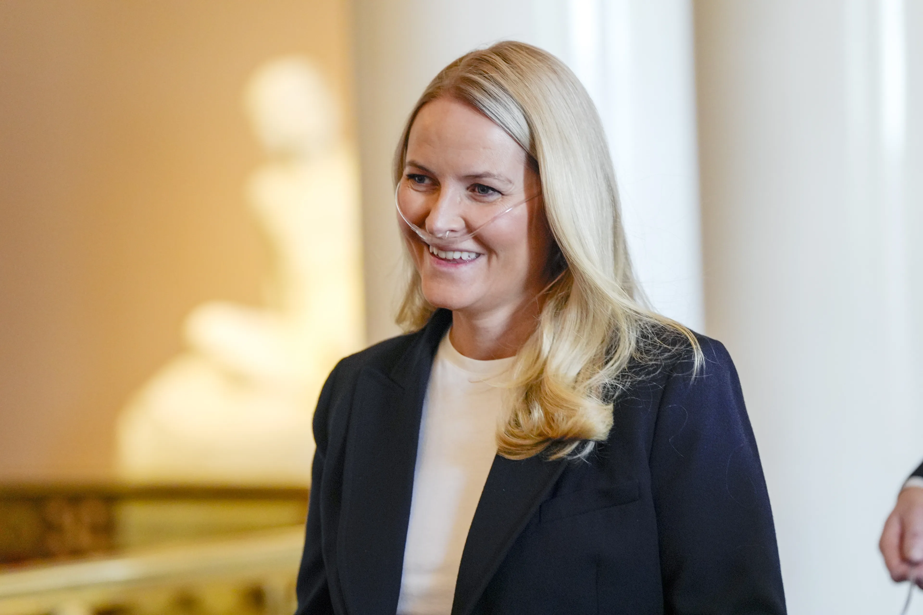 Kroonprinses Mette-Marit met extra zuurstof bij receptie voor Noorse sporters