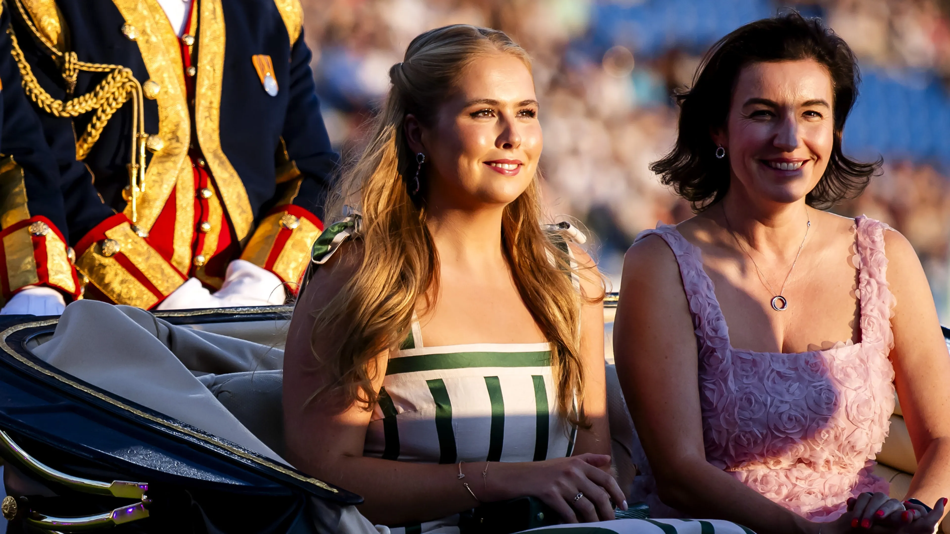 Prinses Amalia maakt koninklijke entree in de Crème Calèche