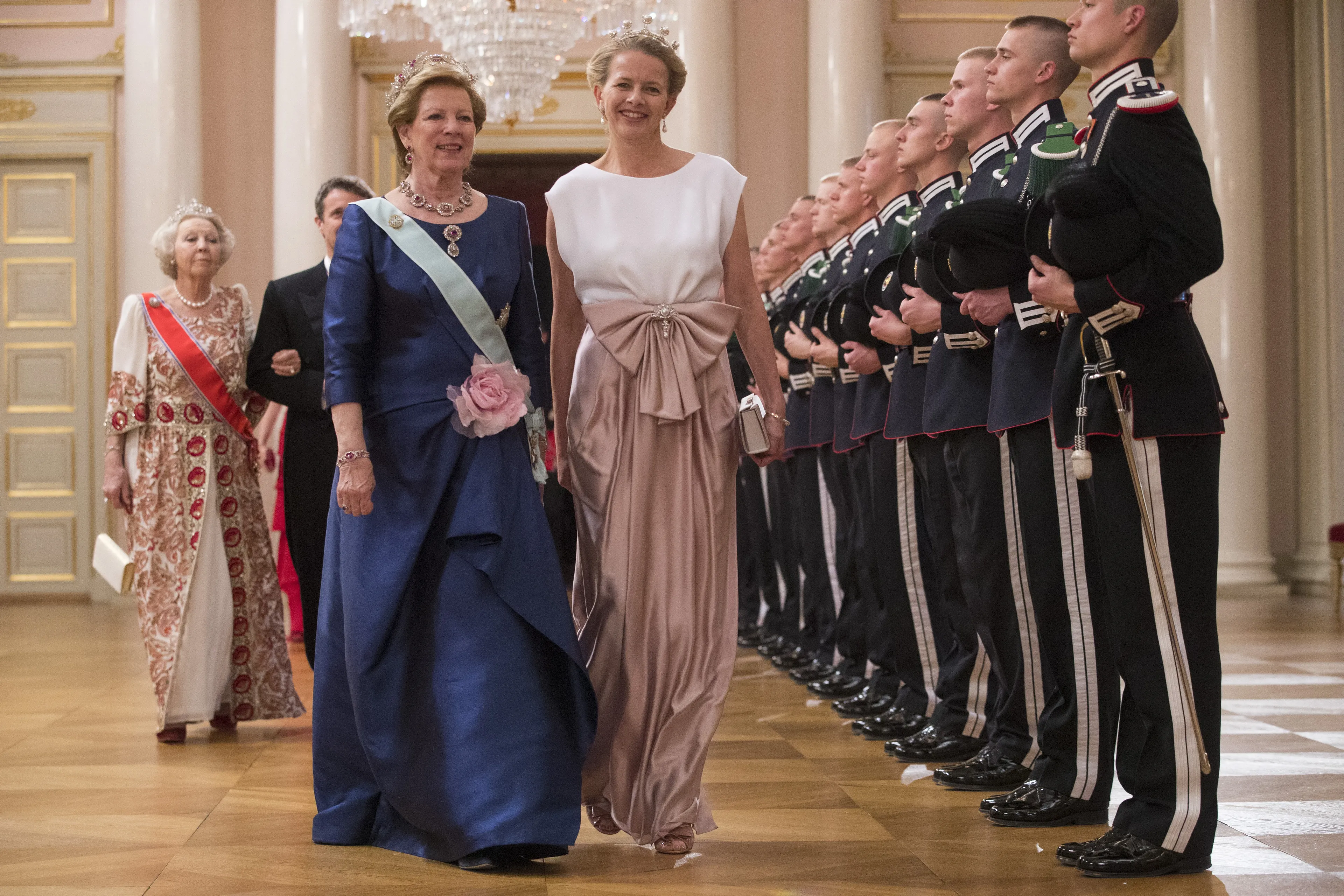 In 2017 verschijnt ze met de juwelen naast prinses Mabel in Oslo.