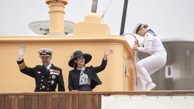 Dit is de Dannebrog, het schip van de Deense koninklijke familie