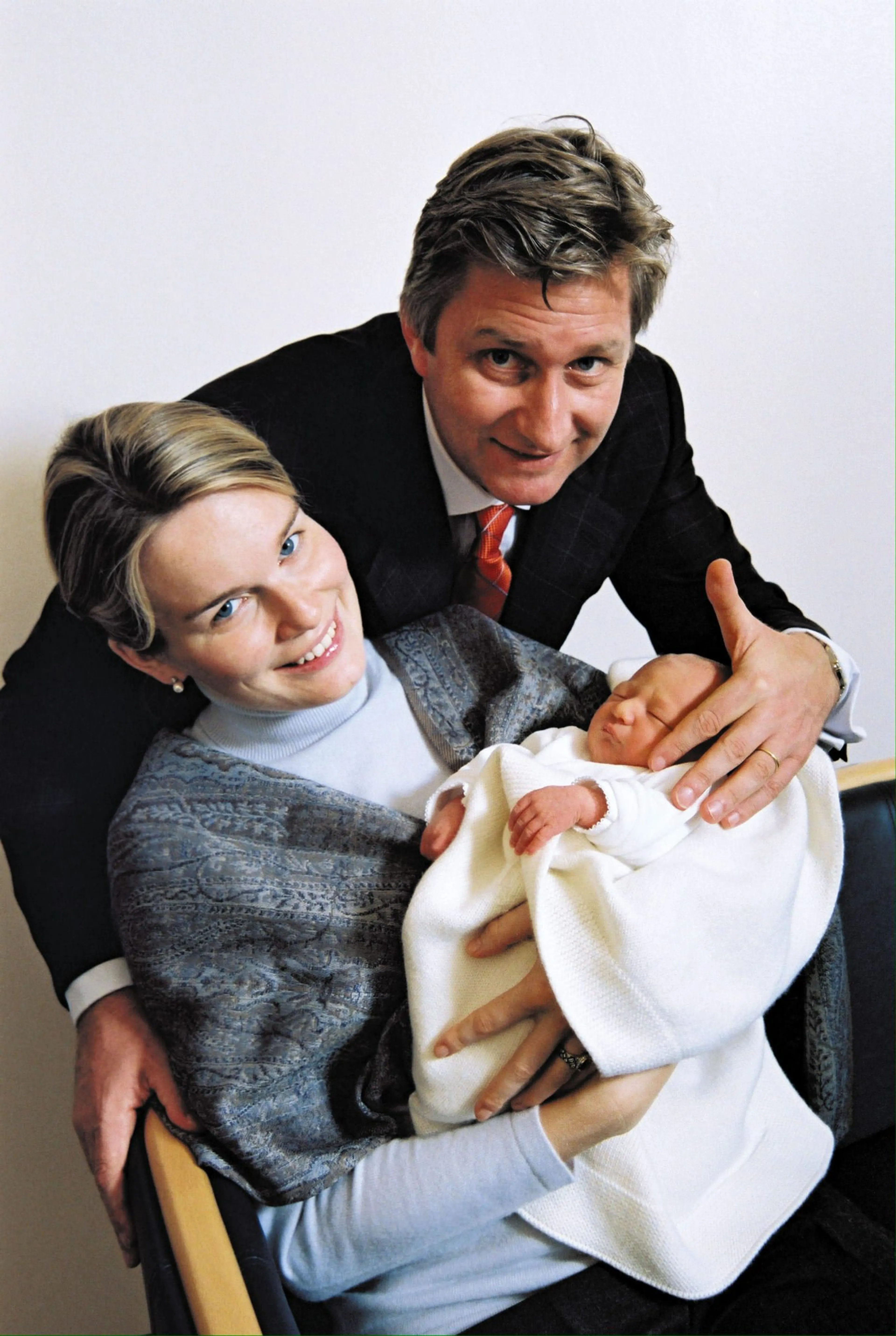 Filip en Mathilde na geboorte prinses Elisabeth (2001).