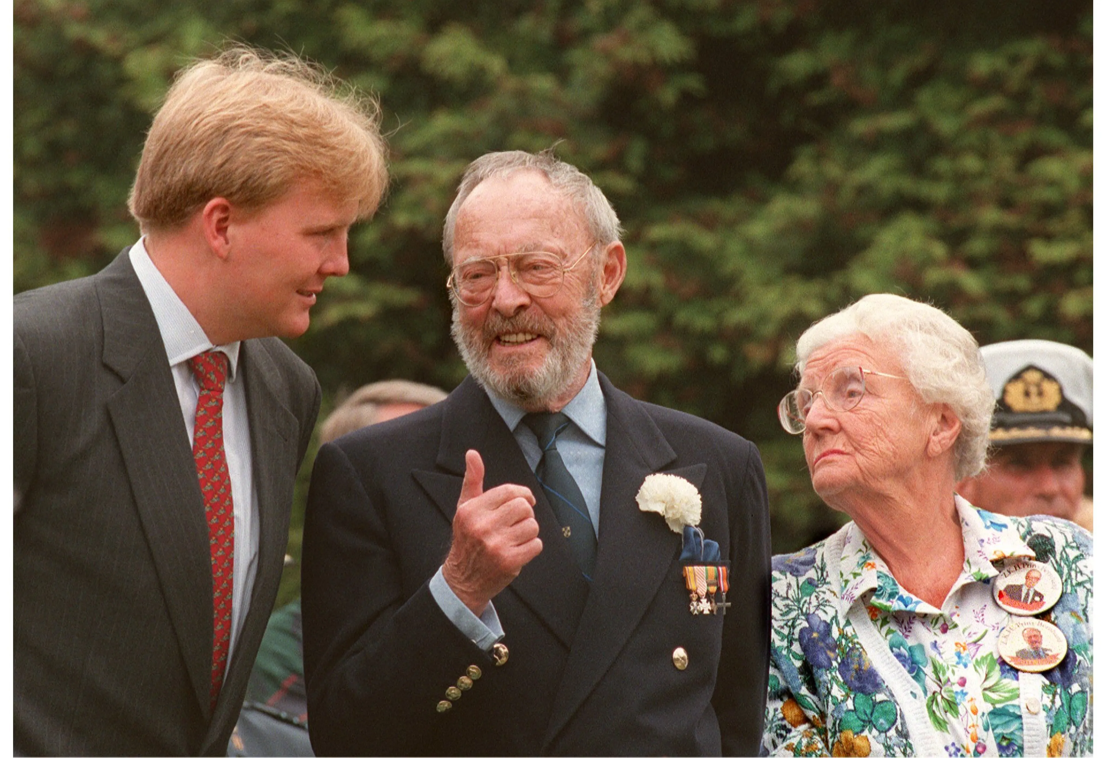Prinses Juliana, prins Bernhard en prins Willem-Alexander (1996).