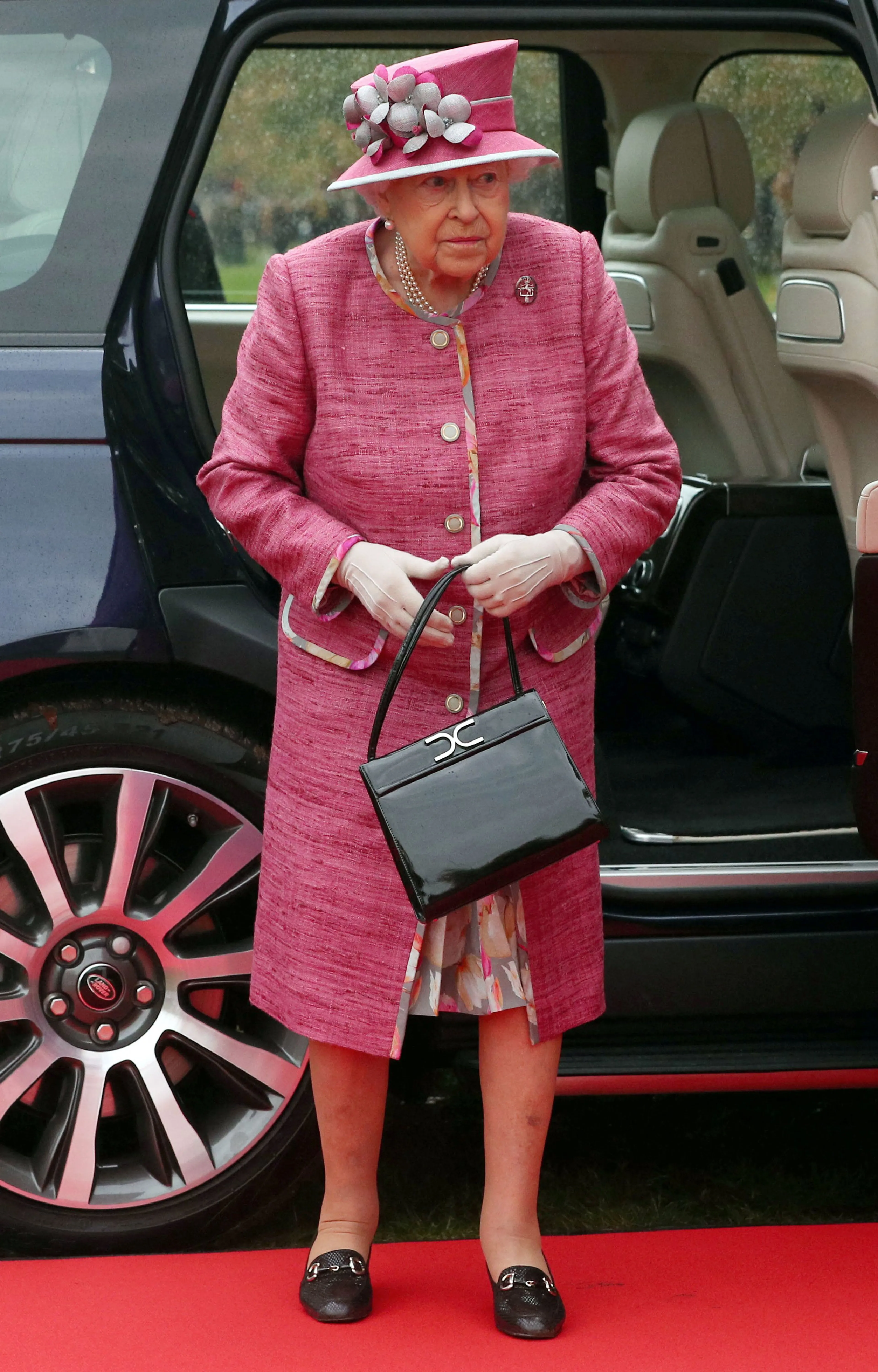 Ook deze hoed paste bij haar jas.