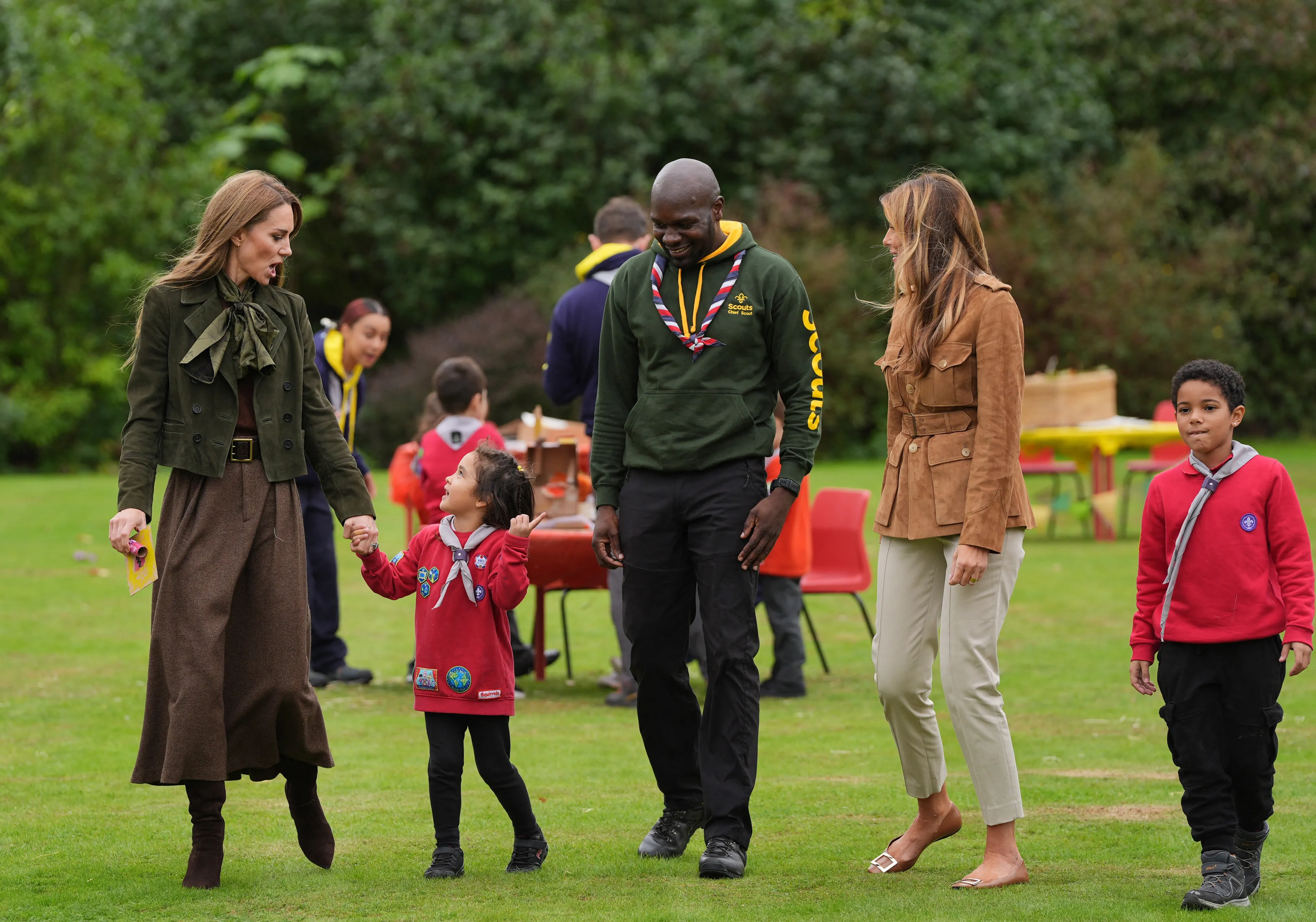 Het jasje, de rok en de laarzen vormden een geheel.
