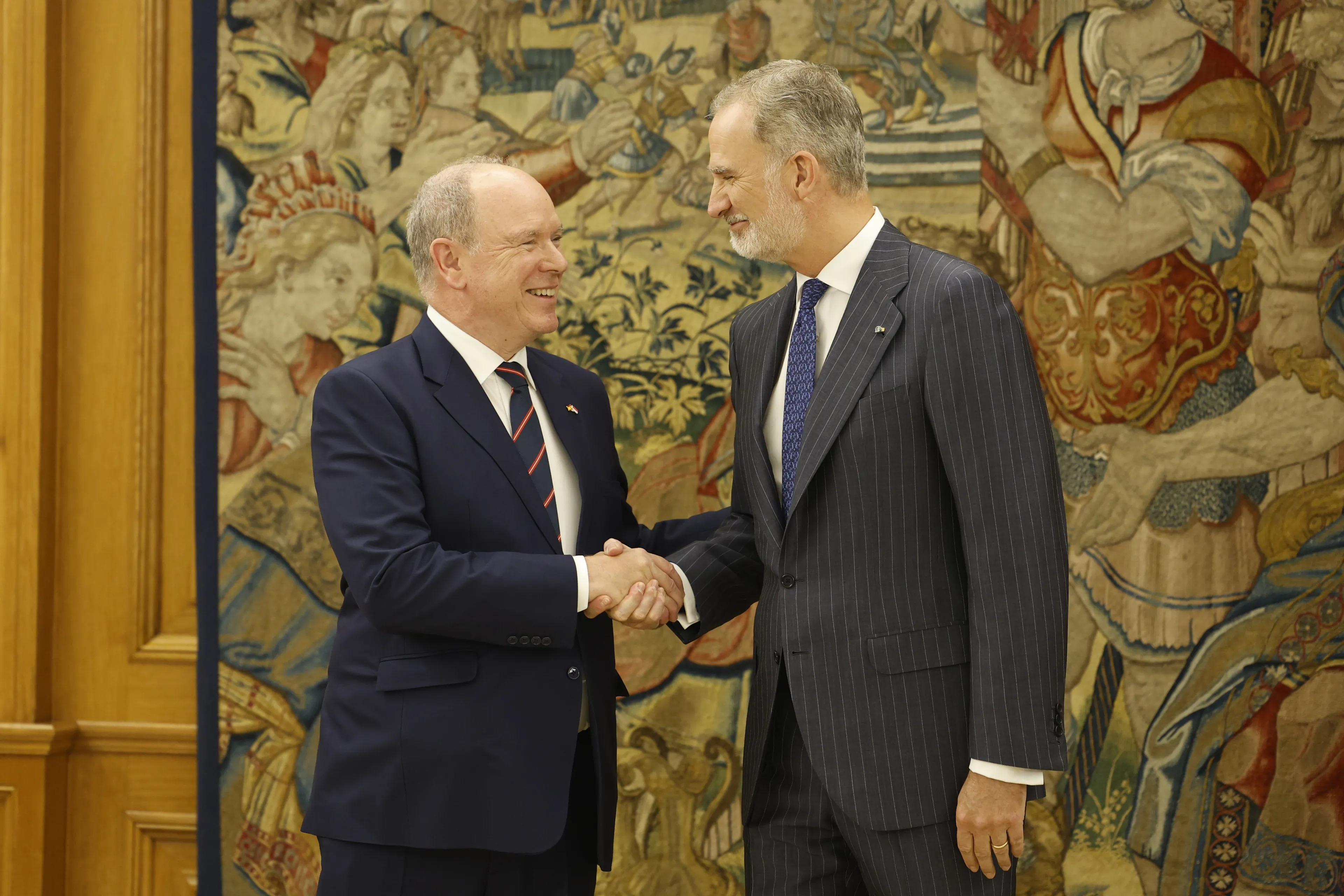 Koning Felipe ontvangt prins Albert op het Zarzuela paleis in Madrid.