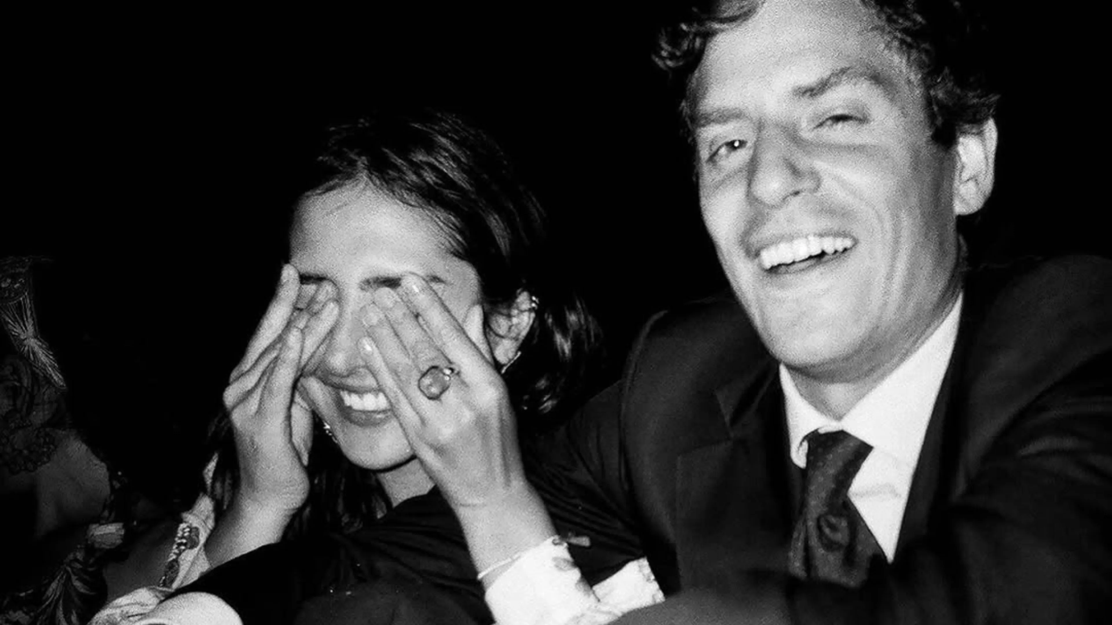 Verrassing! Déze prins en prinses zijn in het geheim ouders geworden van hun tweede kindje