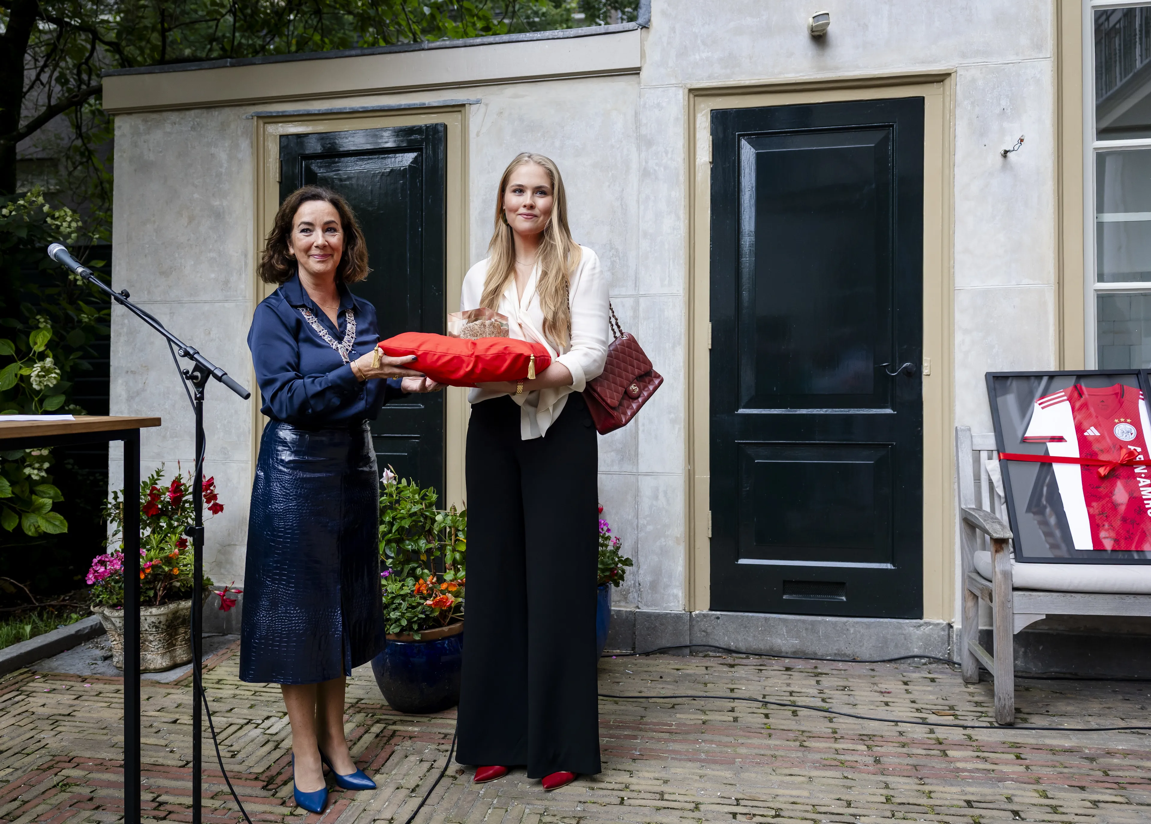 Prinses Amalia met burgemeester Halsema (2025).