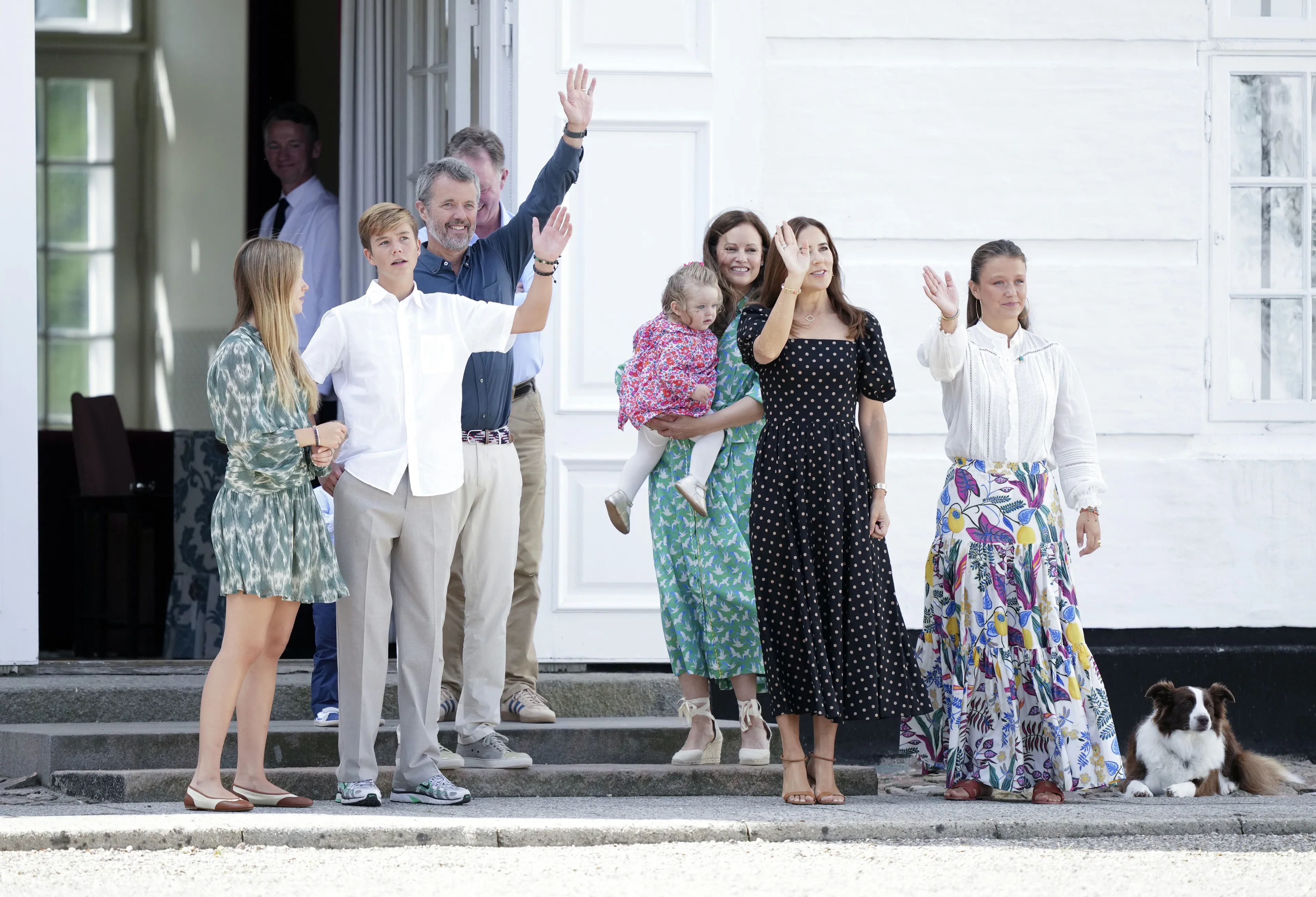 Deense royals poseren voor jaarlijkse zomerse familiefoto