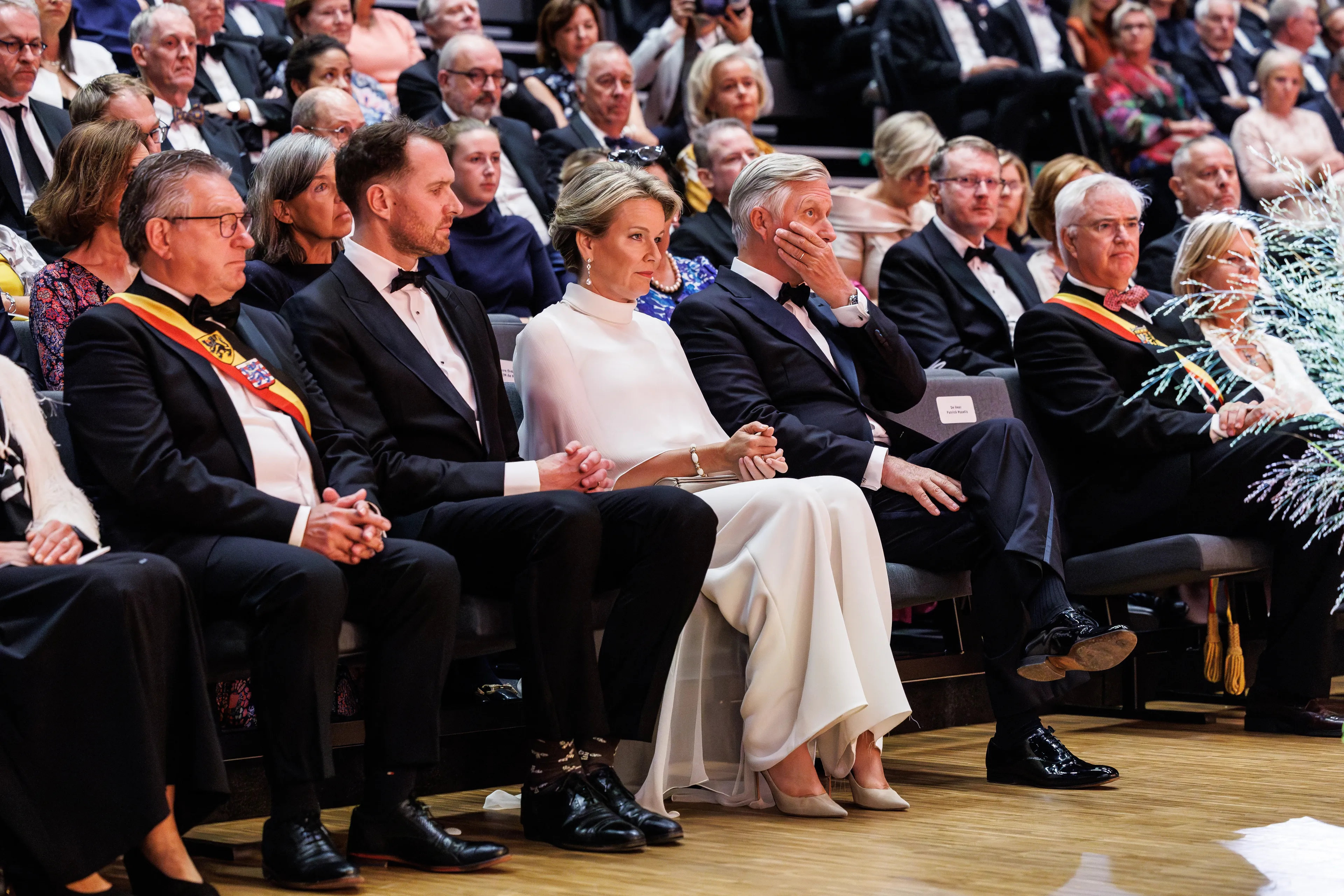 Ook tijdens een gala-avond trok Mathilde de jumpsuit met cape weer uit de kast (2024).
