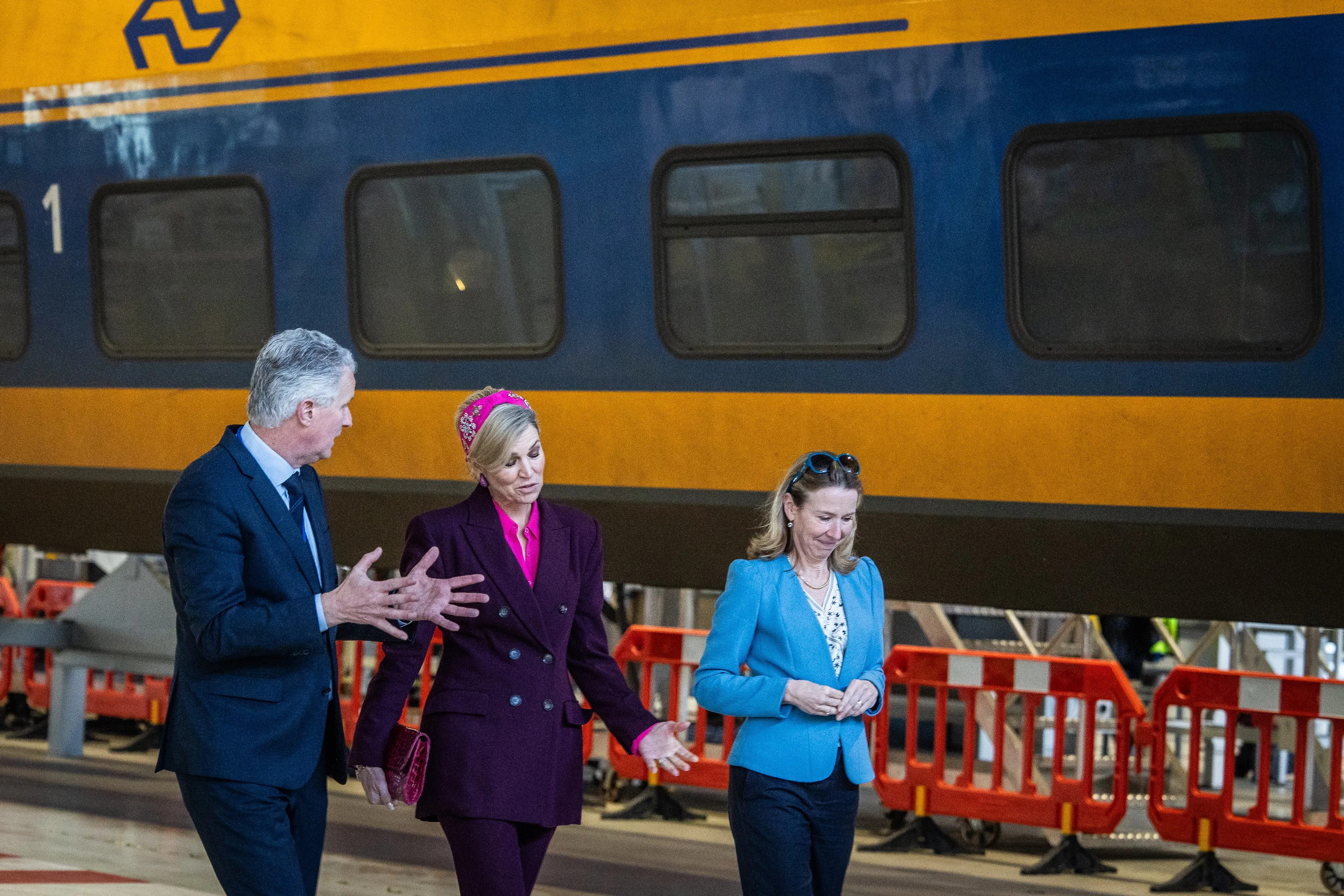 Op de werkplaats worden oude treinen omgebouwd tot nieuwe producten.