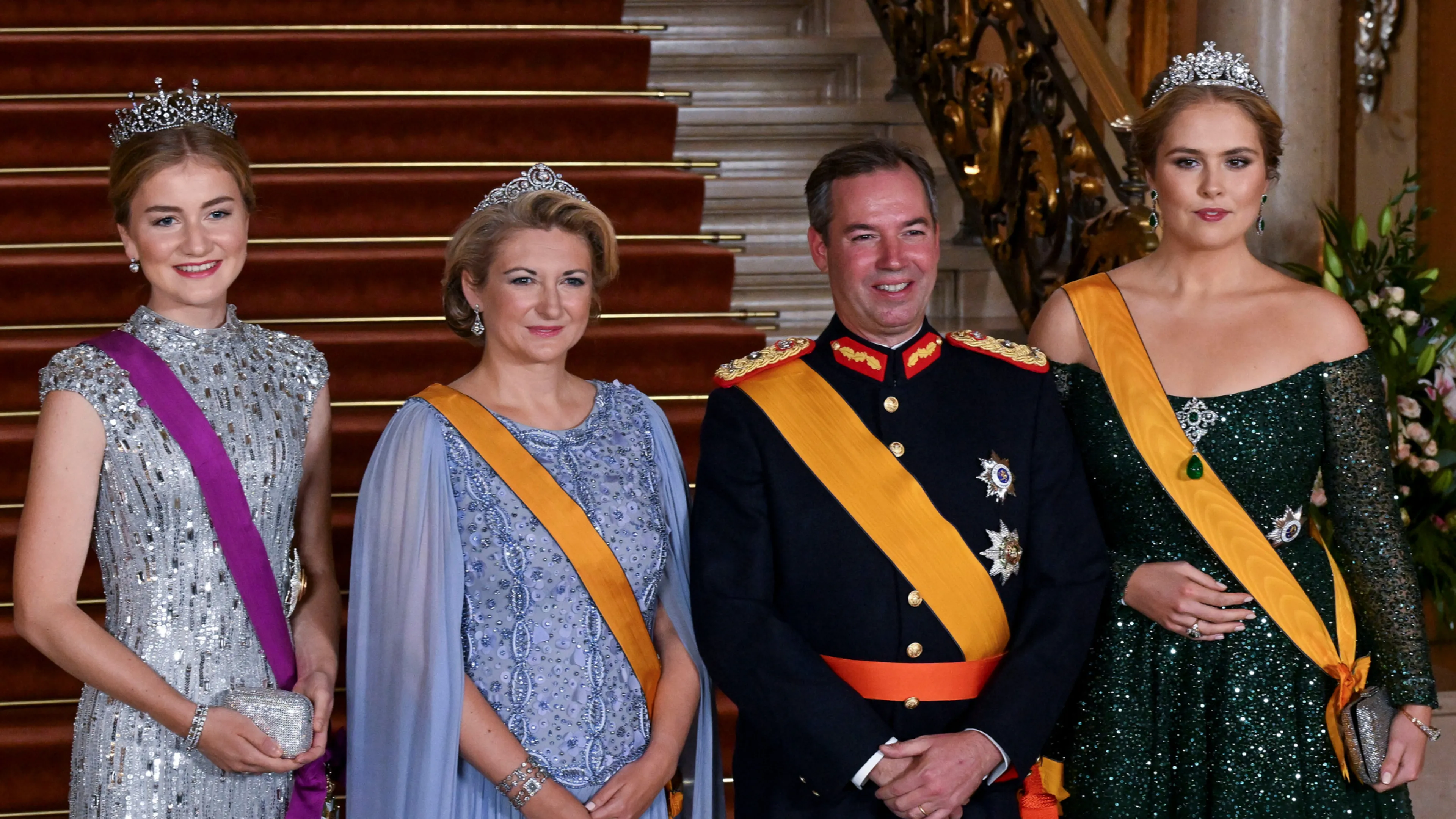 Prinses Amalia laat iedereen steil achteroverslaan in haar nieuwste galalook