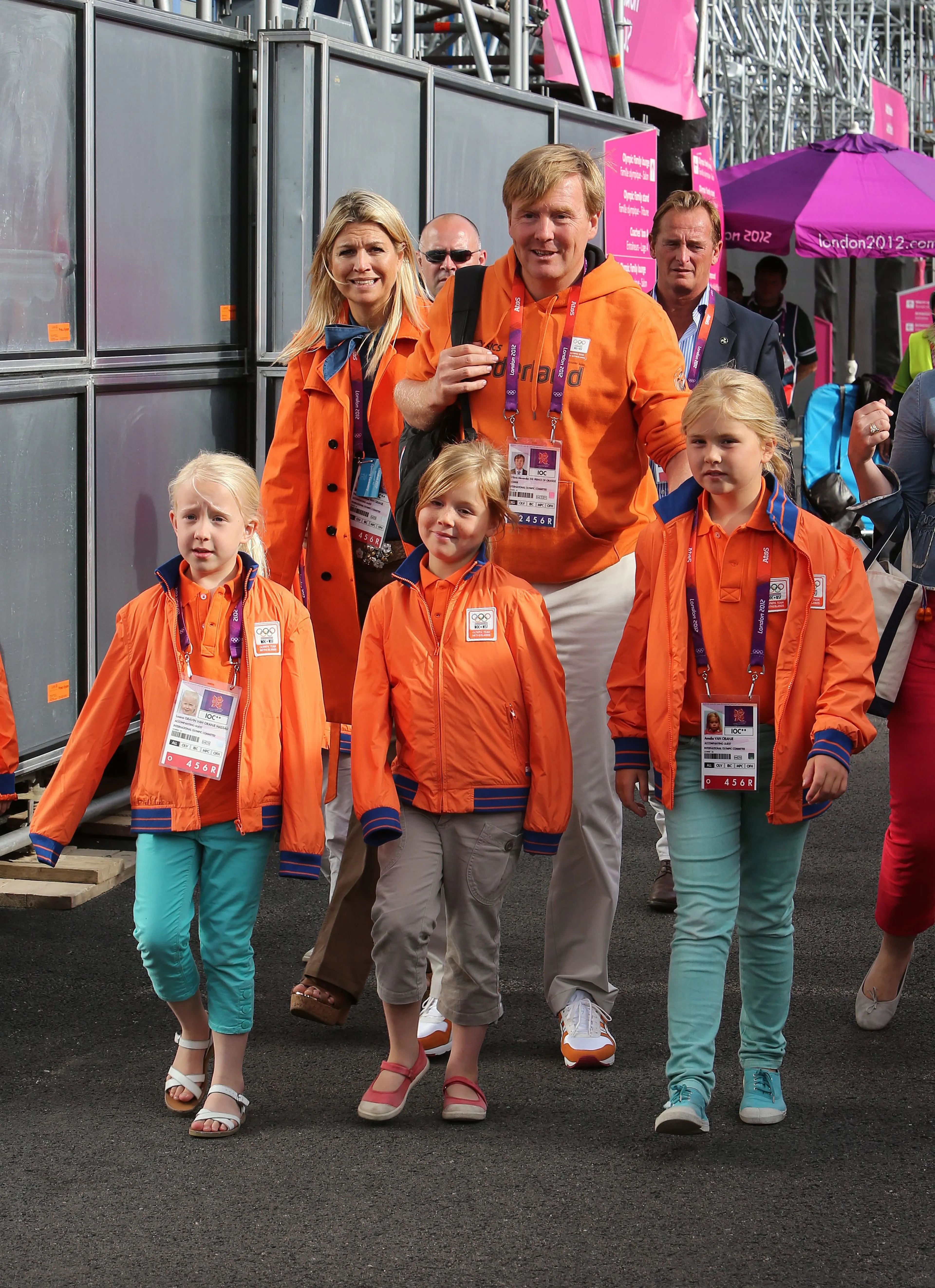 Luana gaat met haar oom, tante en nichtjes mee naar een wedstrijd van de Olympische Spelen (2012).