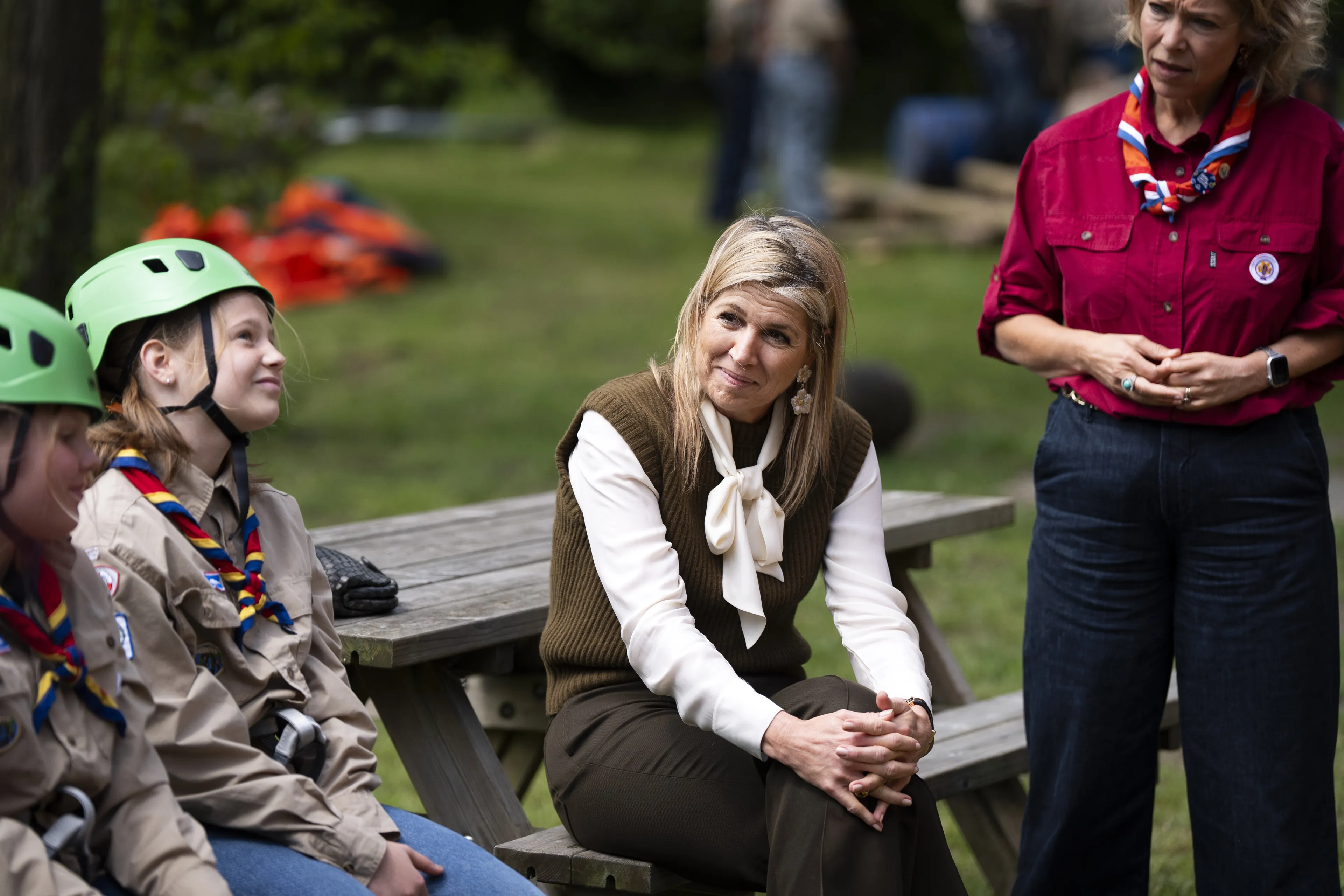 Koningin Máxima in legergroen bij Scouting Nederland.