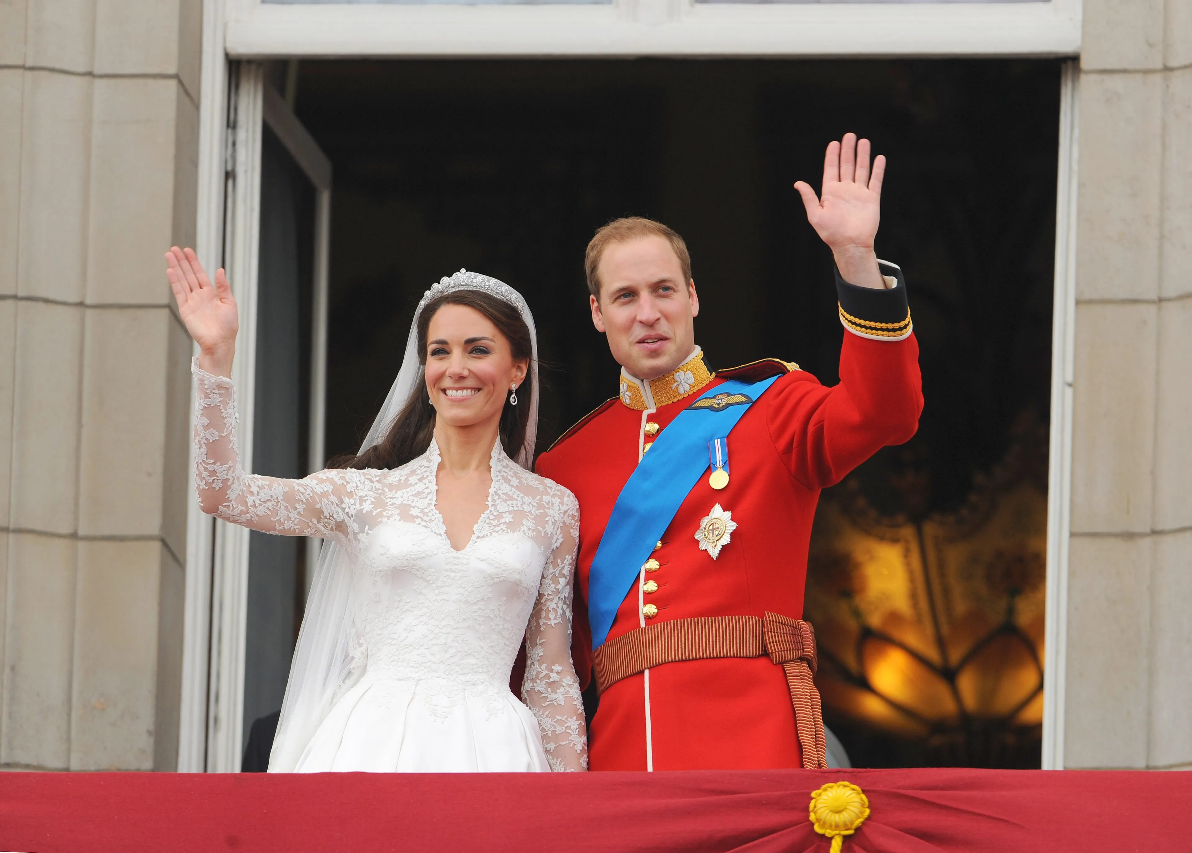 William en Catherine op het balkon.