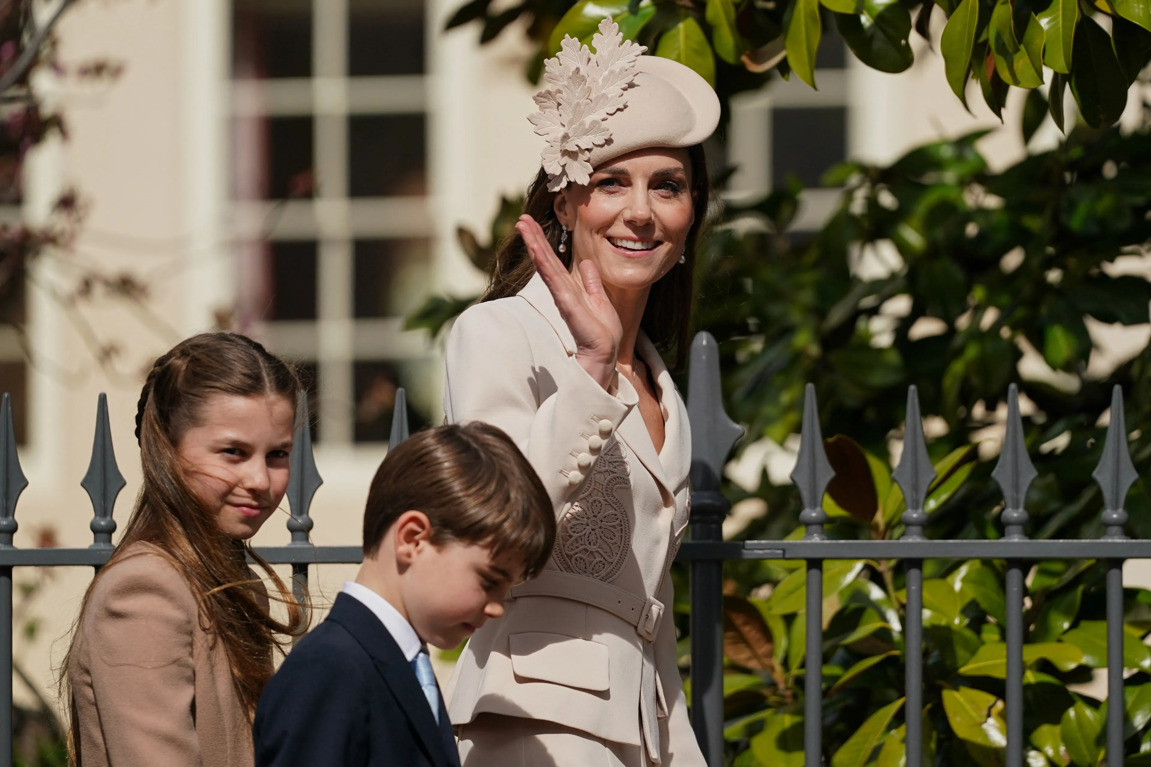 Ook zwaaide Catherine nog even naar de camera's.