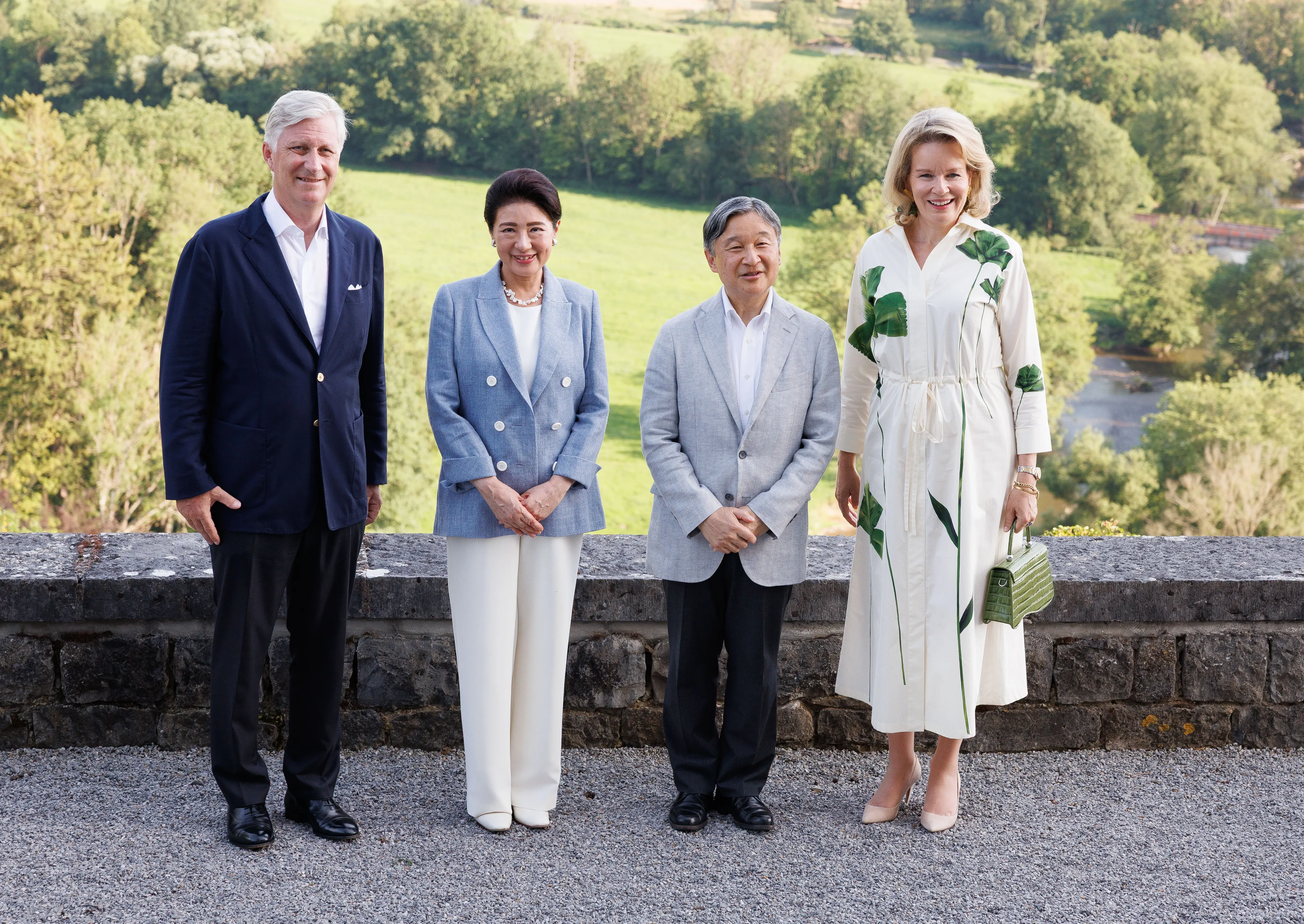 De Belgische koning en koningin met de Japanse keizer en keizerin.