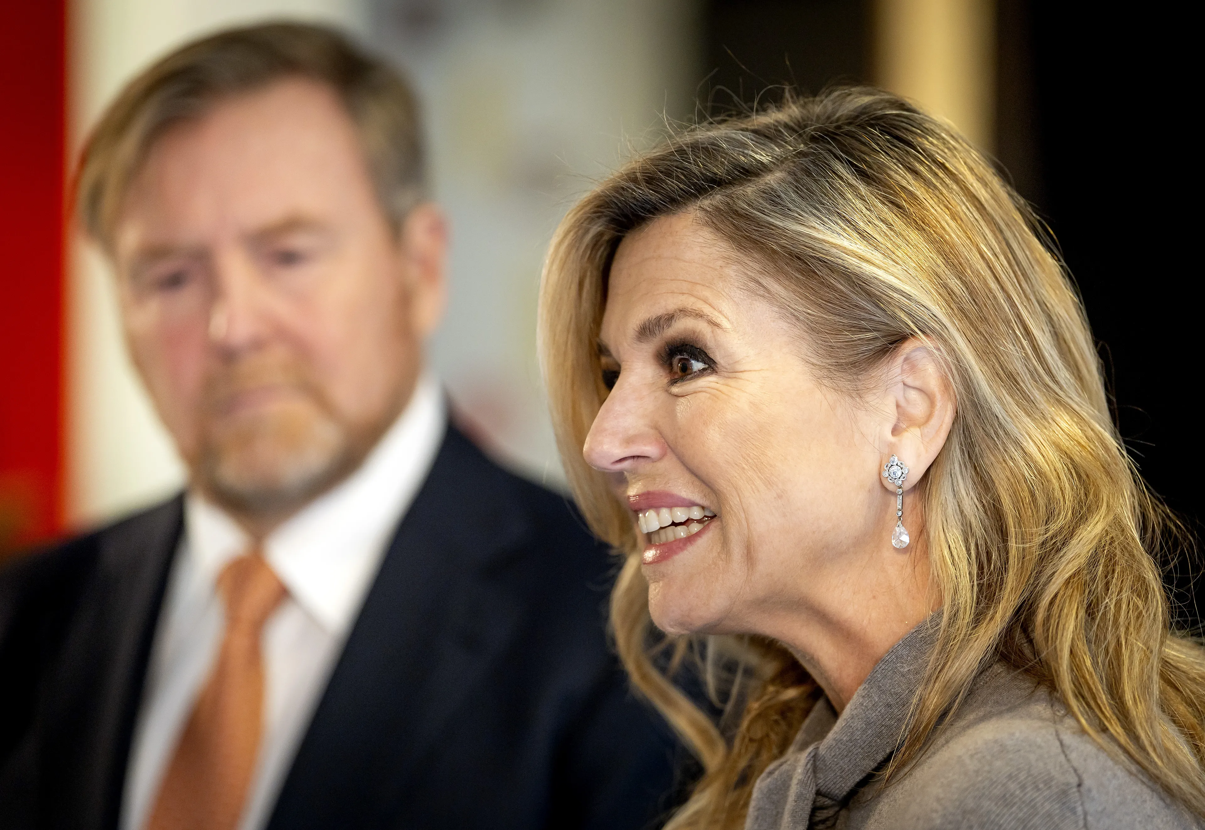 Het koningspaar kondigt het jubileumjaar aan.