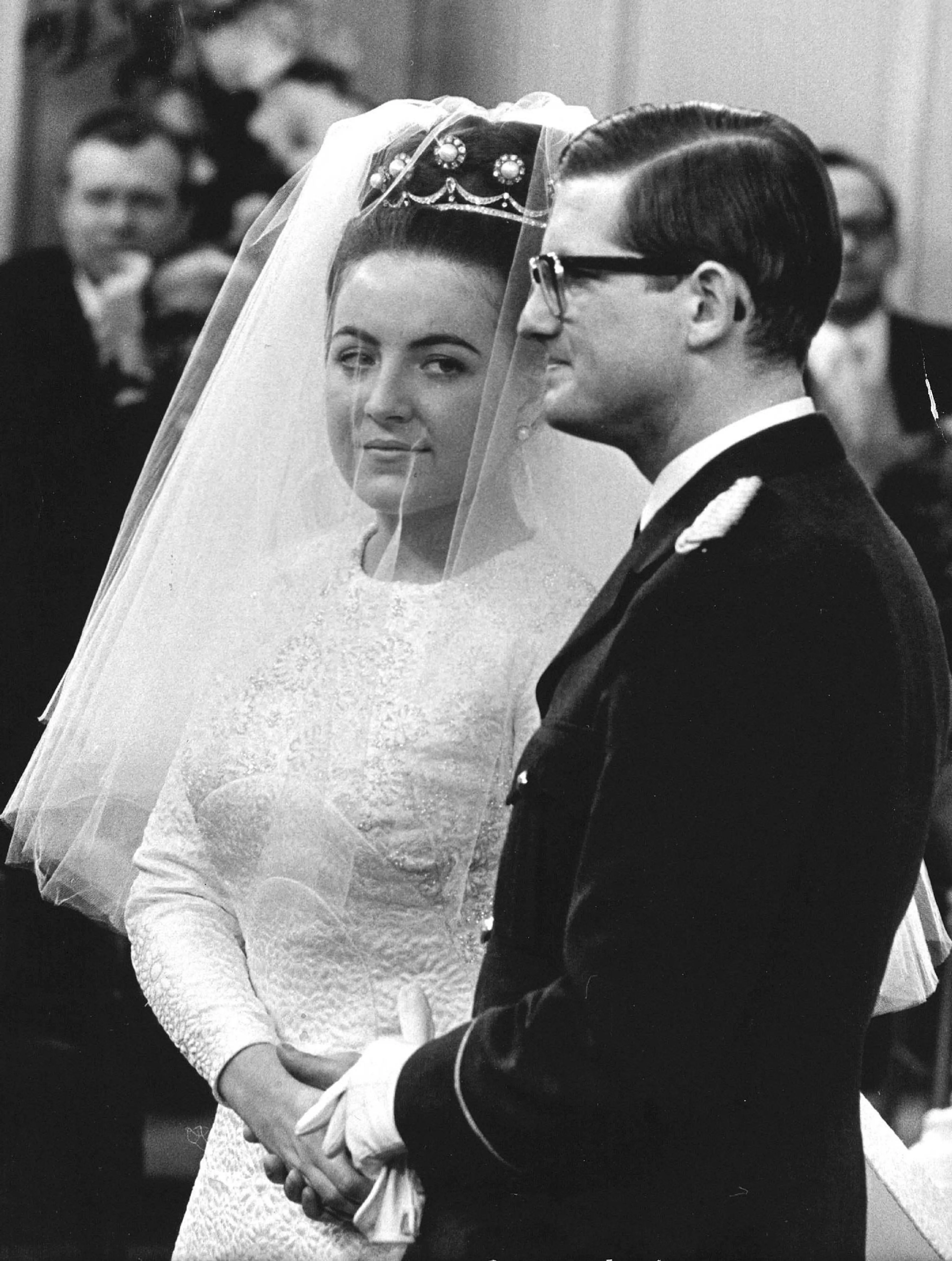 Margriet gaat geheel toepasselijk voor de parels die lijken op margrieten (1967).