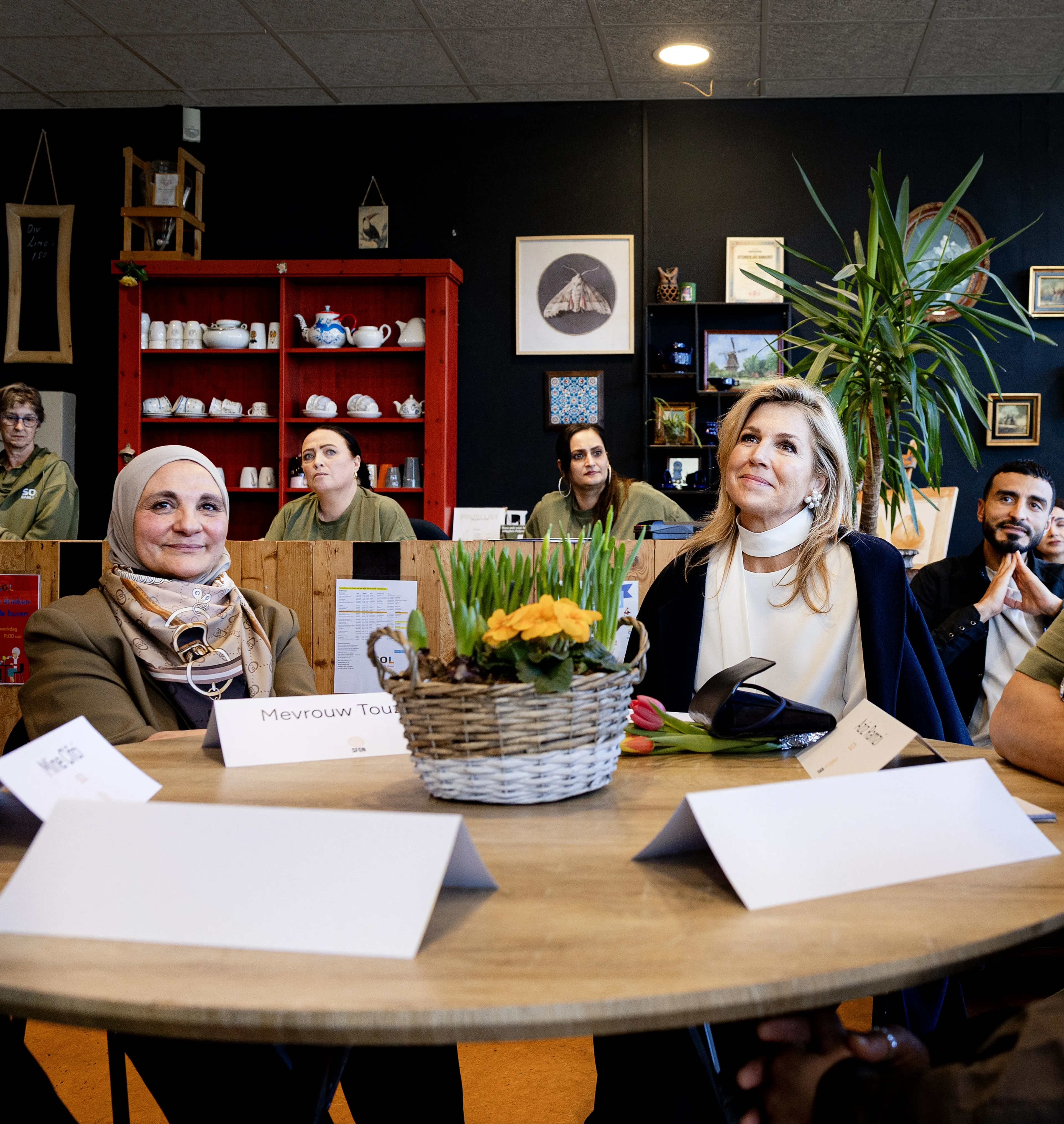Koningin Máxima tijdens haar werkbezoek in Rotterdam Feijenoord.