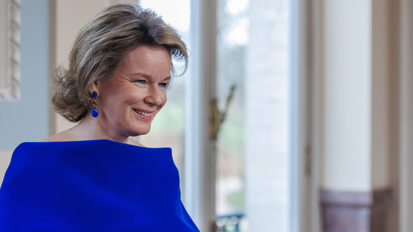 Koningin Mathilde laat zich inspireren door koningin Máxima met deze look