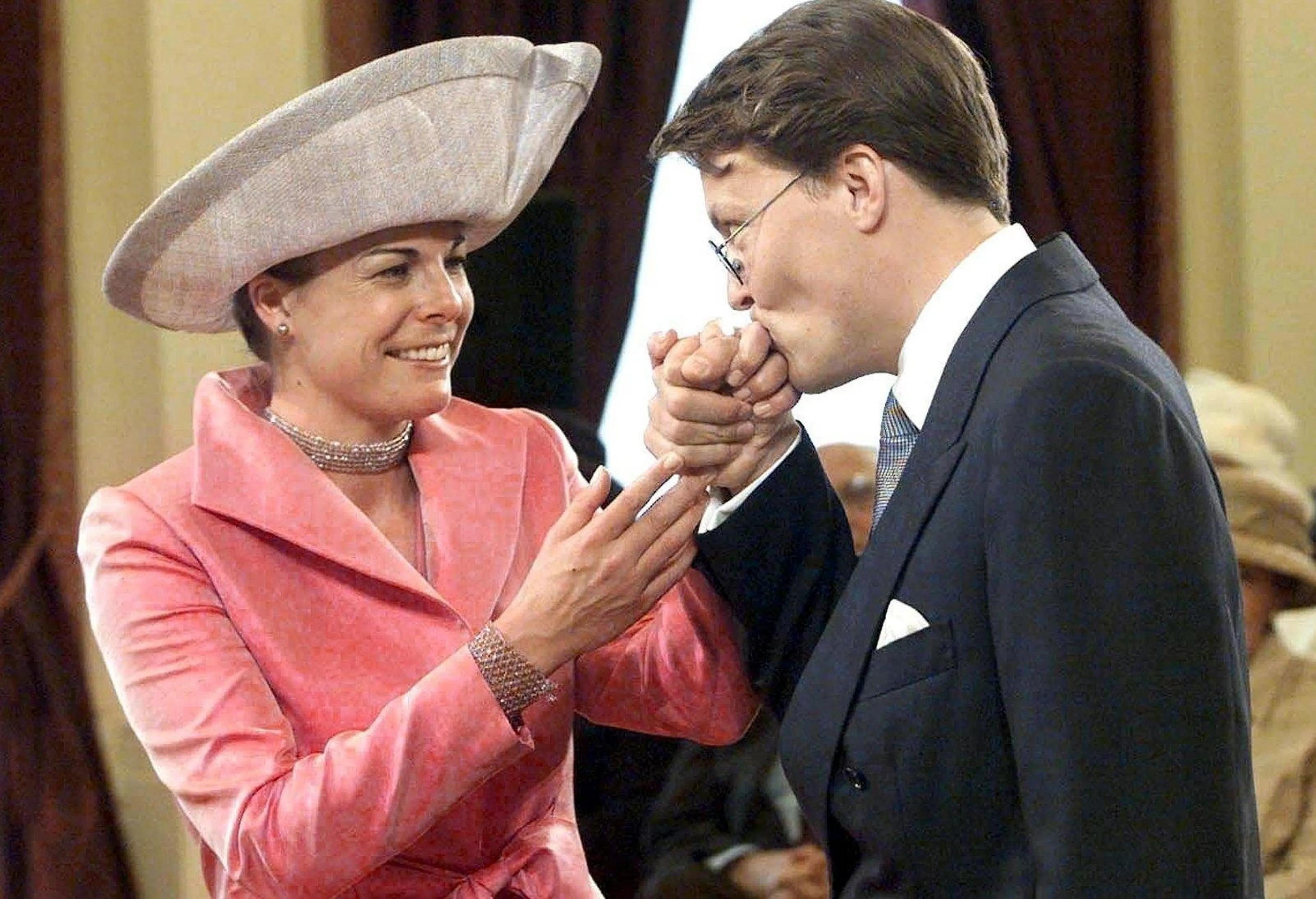 Het burgerlijk huwelijk van prins Constantijn en prinses Laurentien (2001).