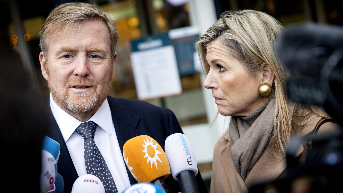 Beslissing koningspaar om niet naar uitvaart paus te gaan "stelt katholieken teleur"