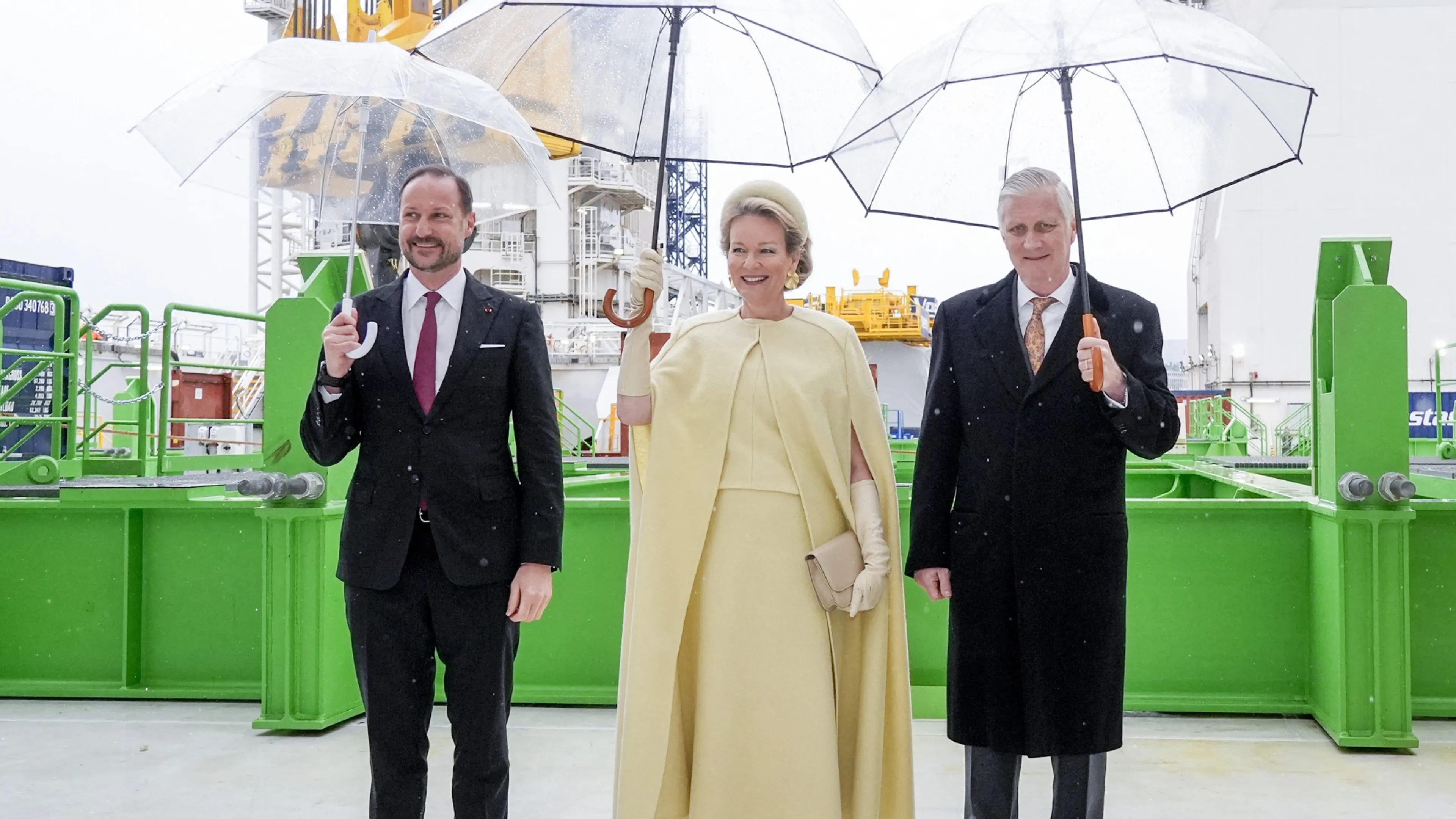 Filip en Mathilde verkennen regenachtig Oslo met Haakon