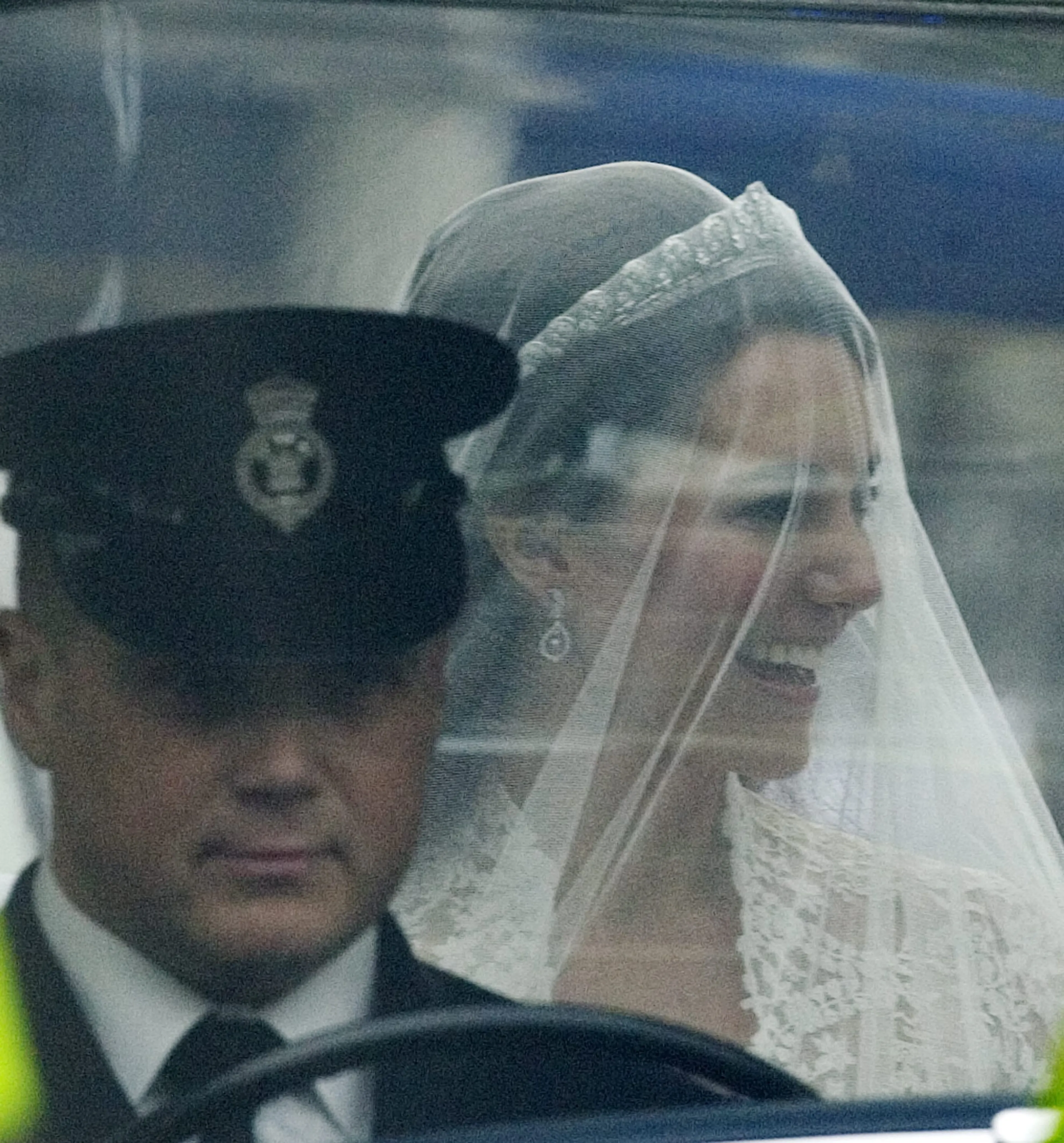 Catherine op de bruiloft.