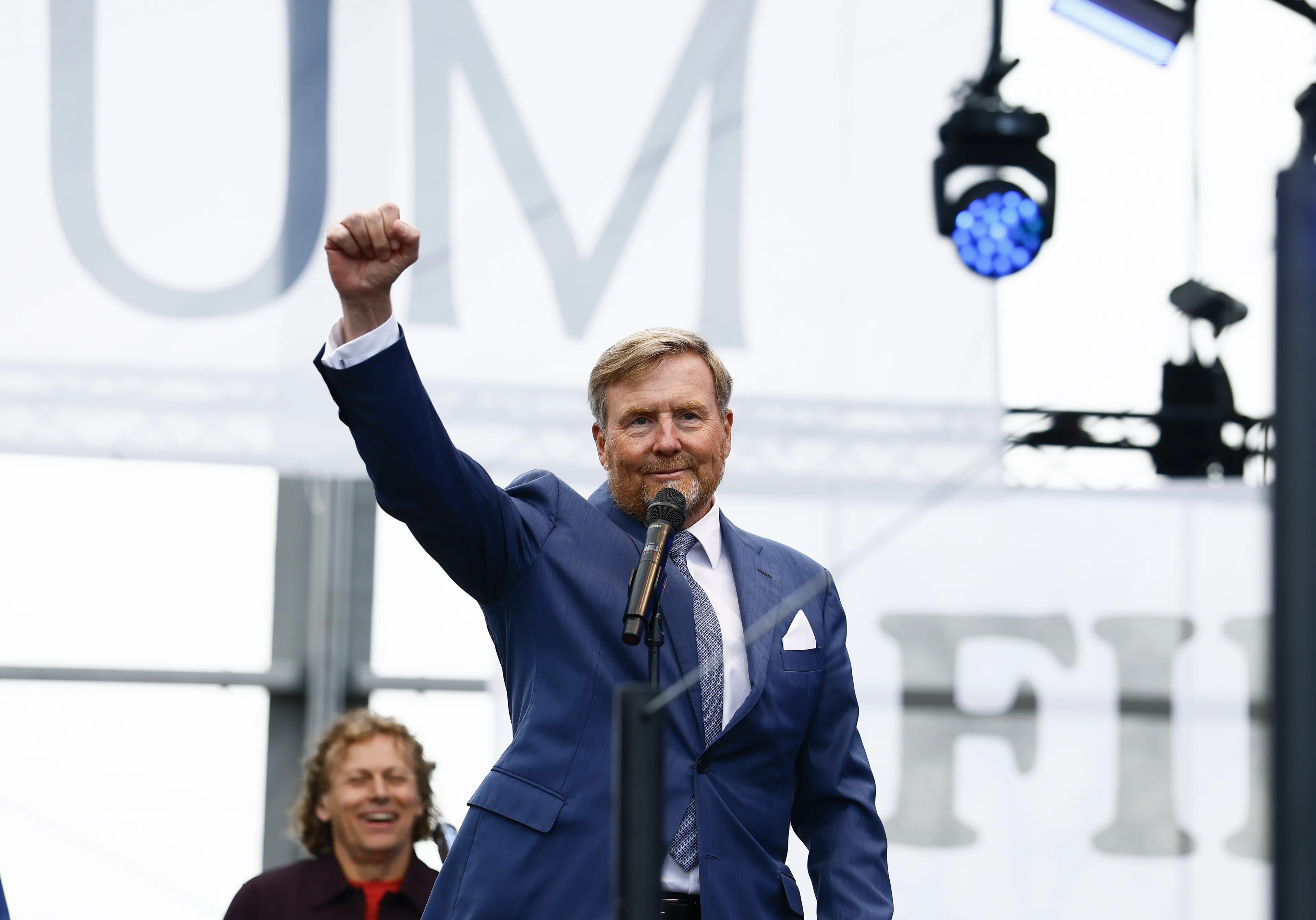 Koning Willem-Alexander bedankt Dokkum.
