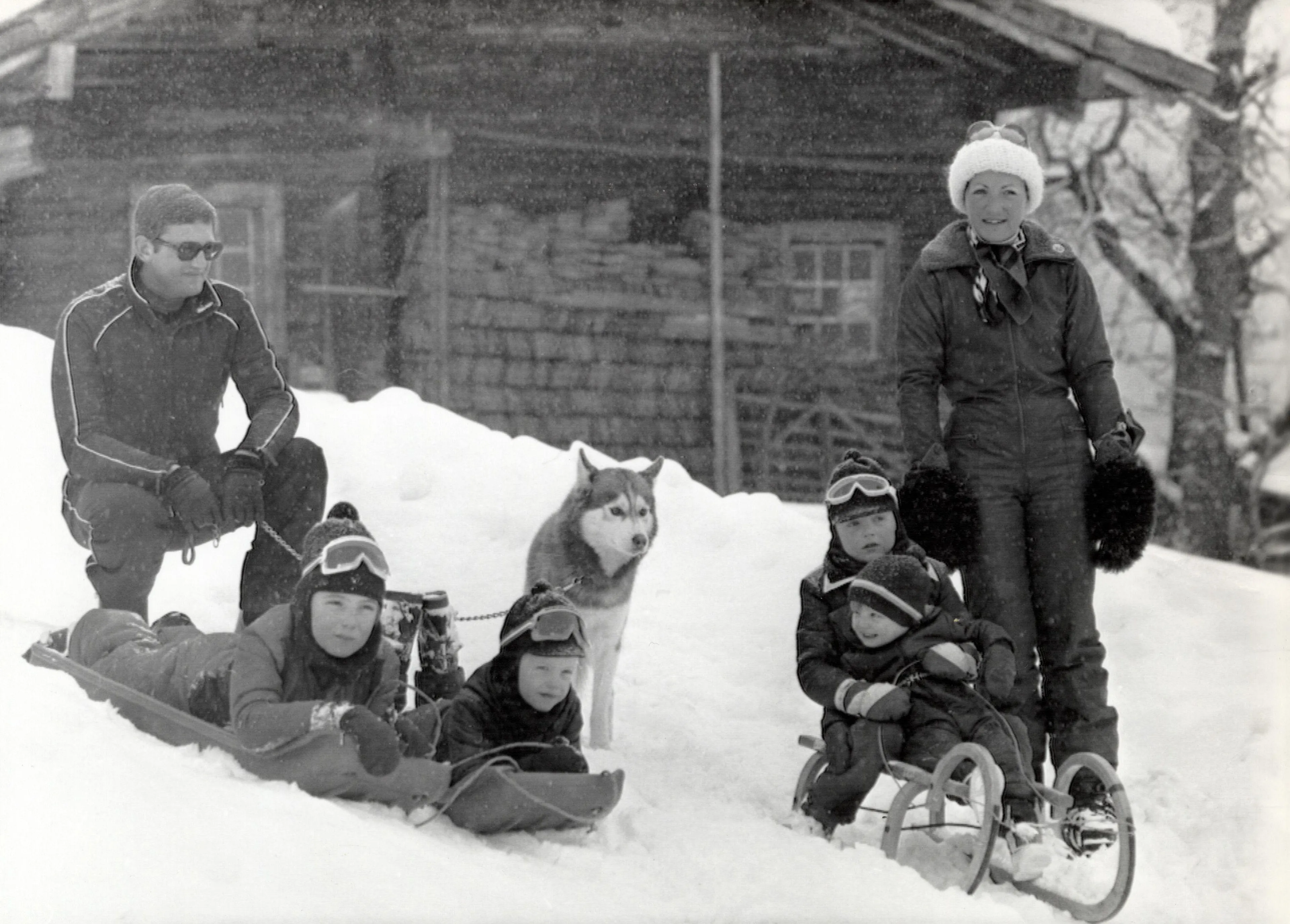 Het gezin in het skigebied (1976).