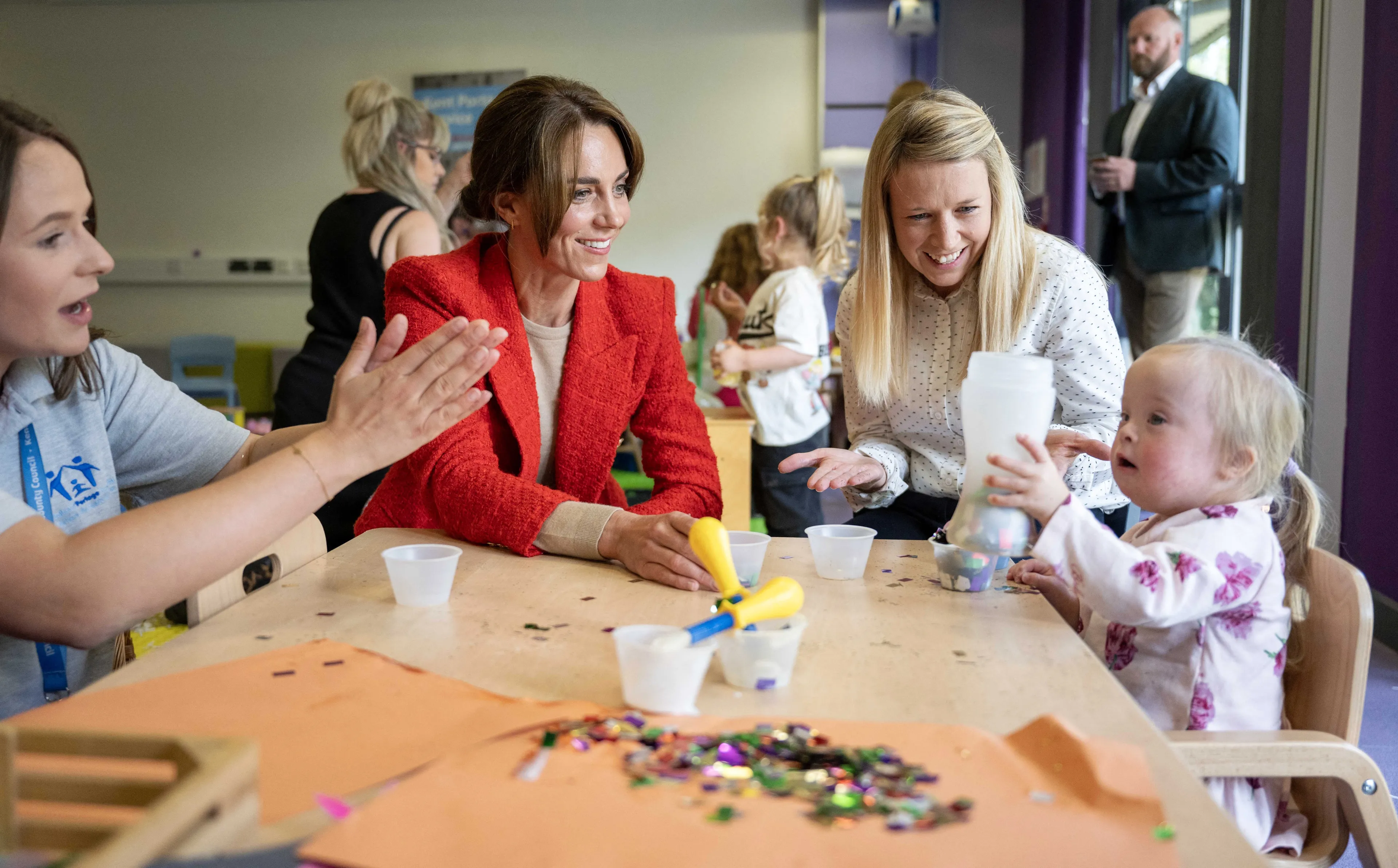 Ze ging langs bij kinderen in deze look.