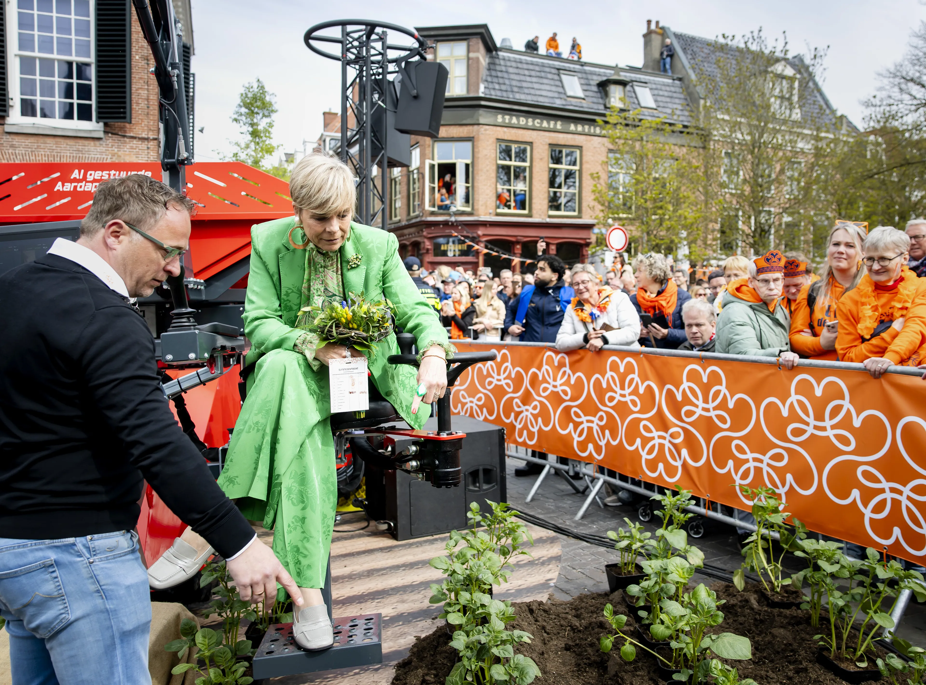 De prinses tussen de plantjes op Koningsdag (2026).