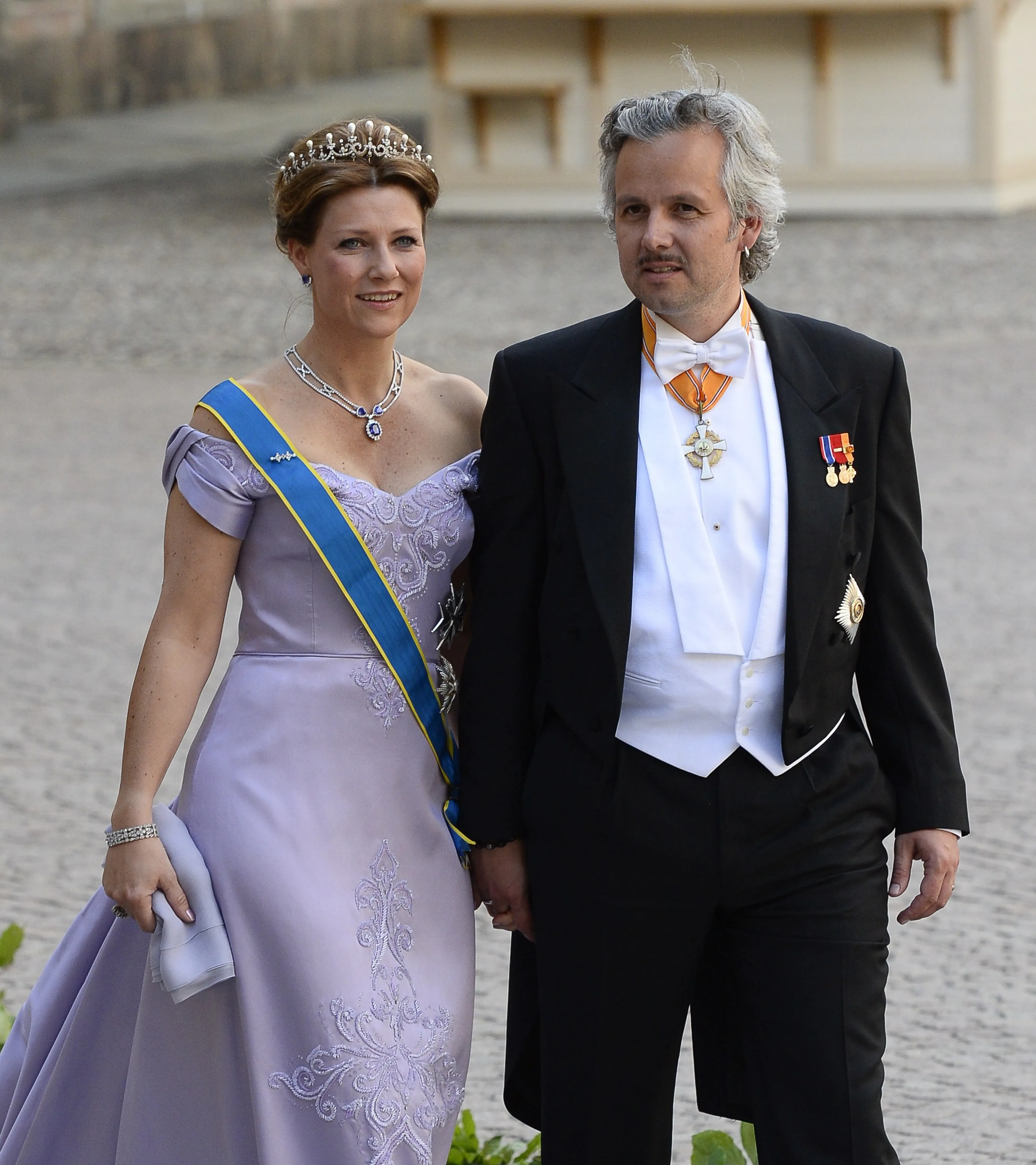 Prinses Martha Louise draagt het diadeem op het huwelijk van prinses Madeleine en Christopher O'Neill in 2013.