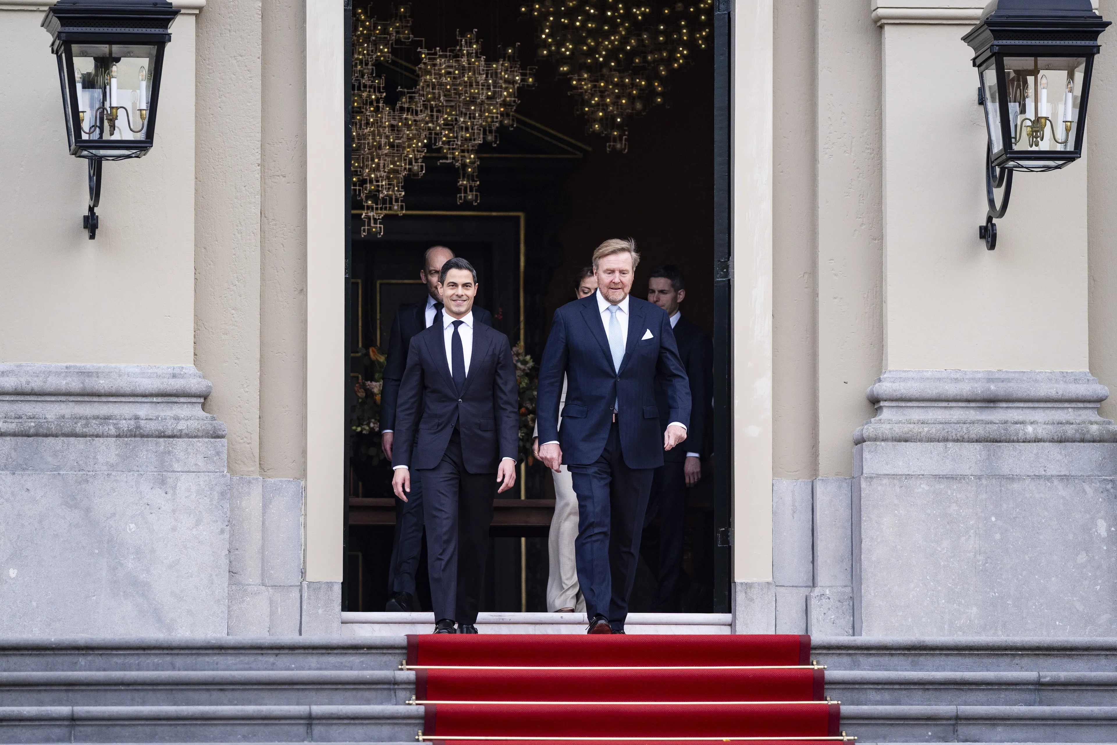 Koning Willem-Alexander en minister-president Jetten.