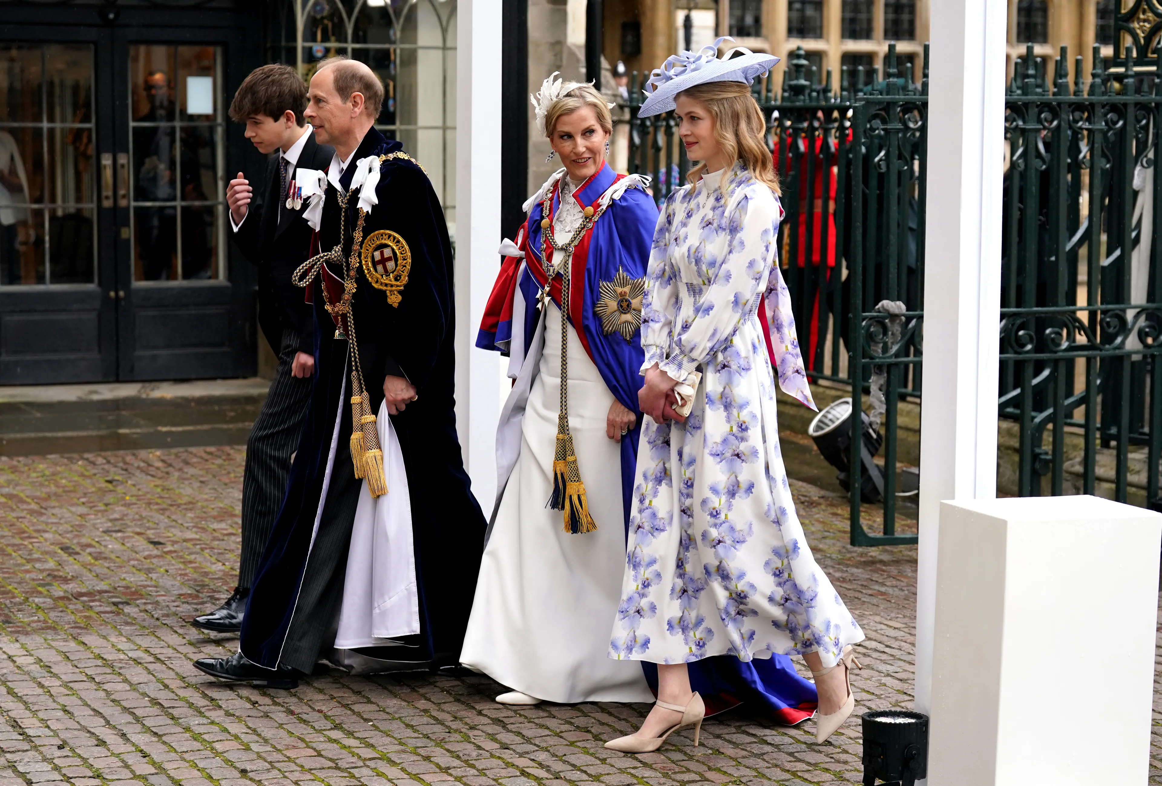 James, Edward, Sophie en Louise bij de kroning van Charles (2023).