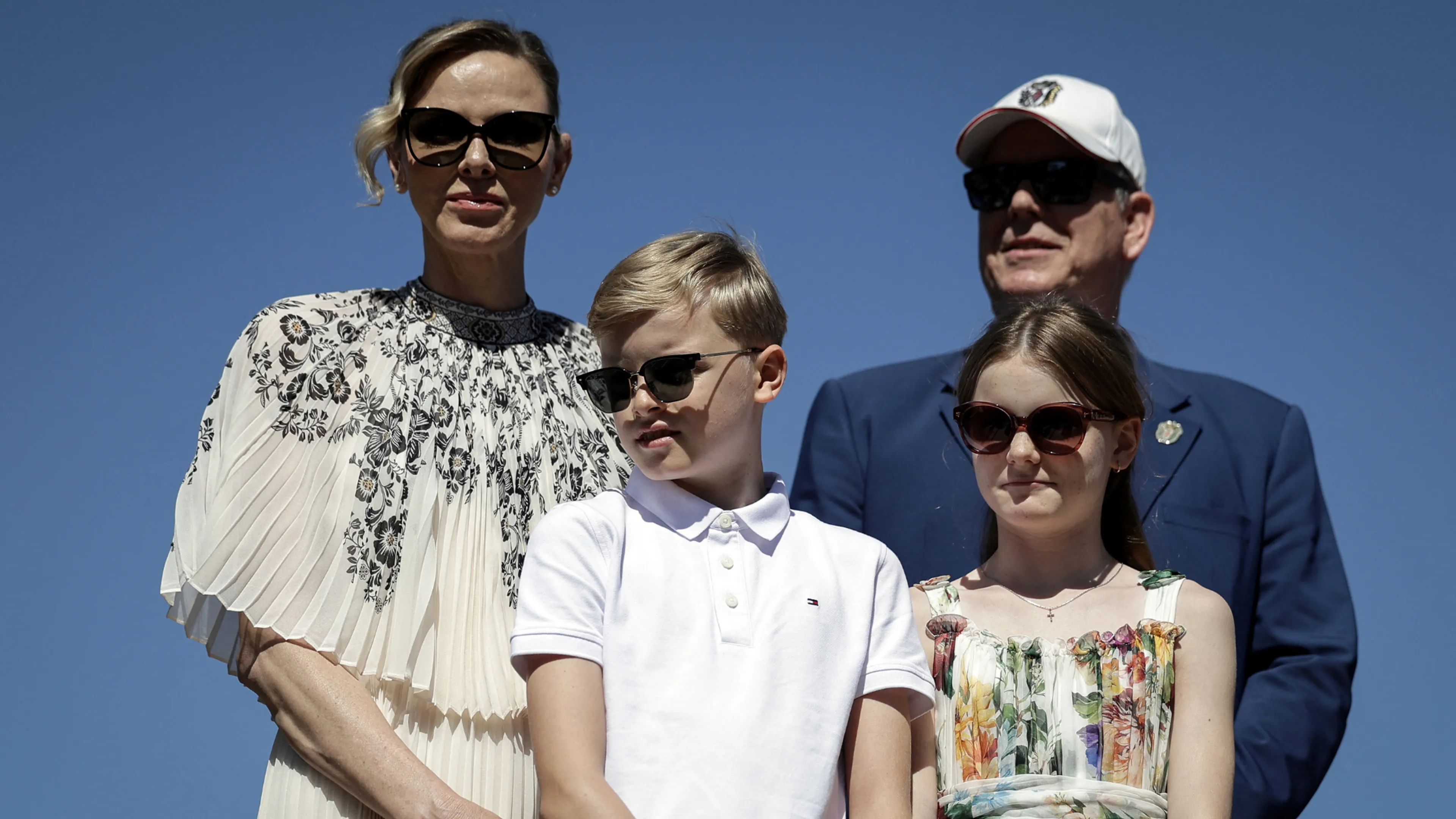 Zomers werkbezoek voor prins Albert, prinses Charlène en hun twee kinderen